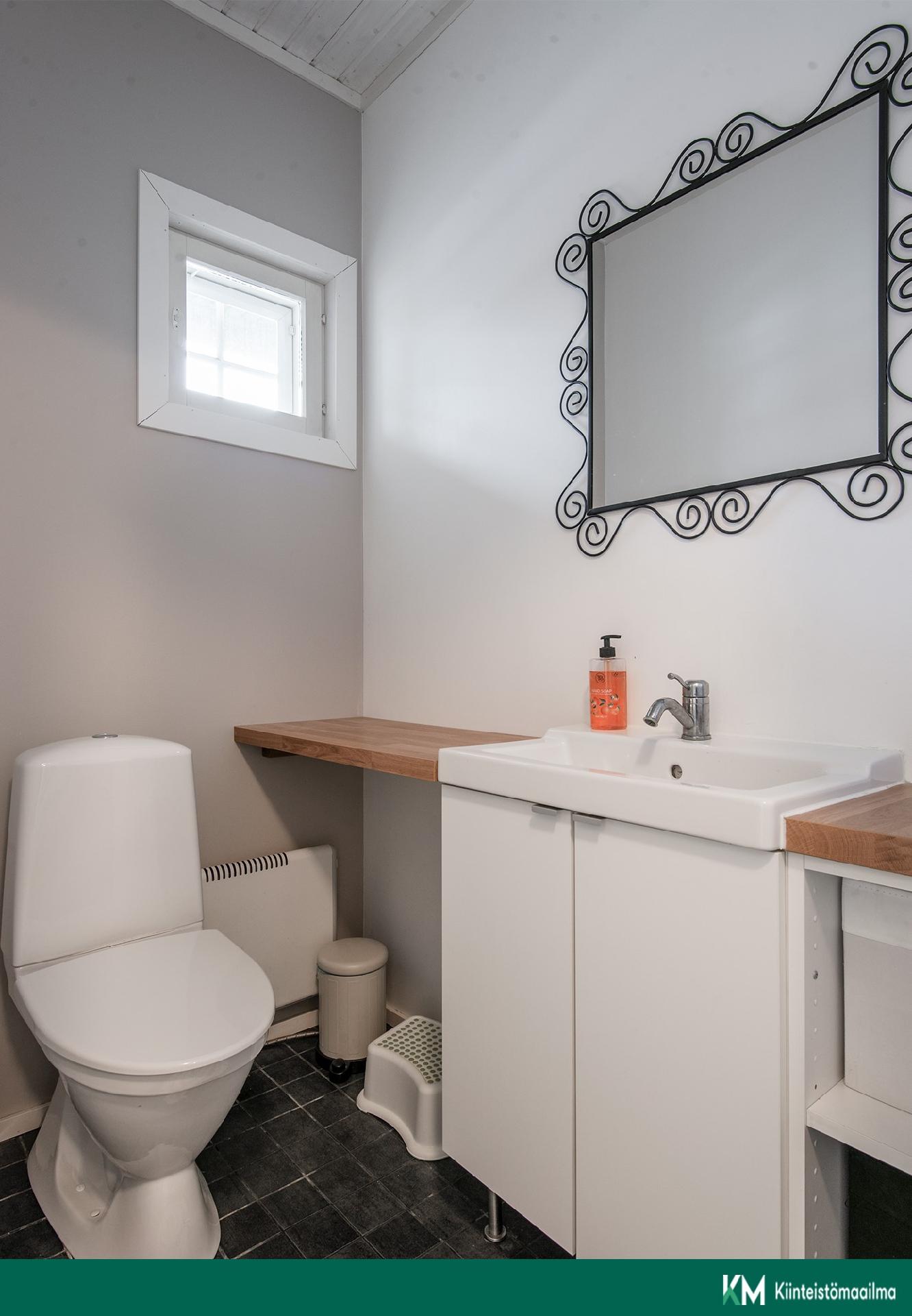 Virusmäentie 2, Vahto, Rusko