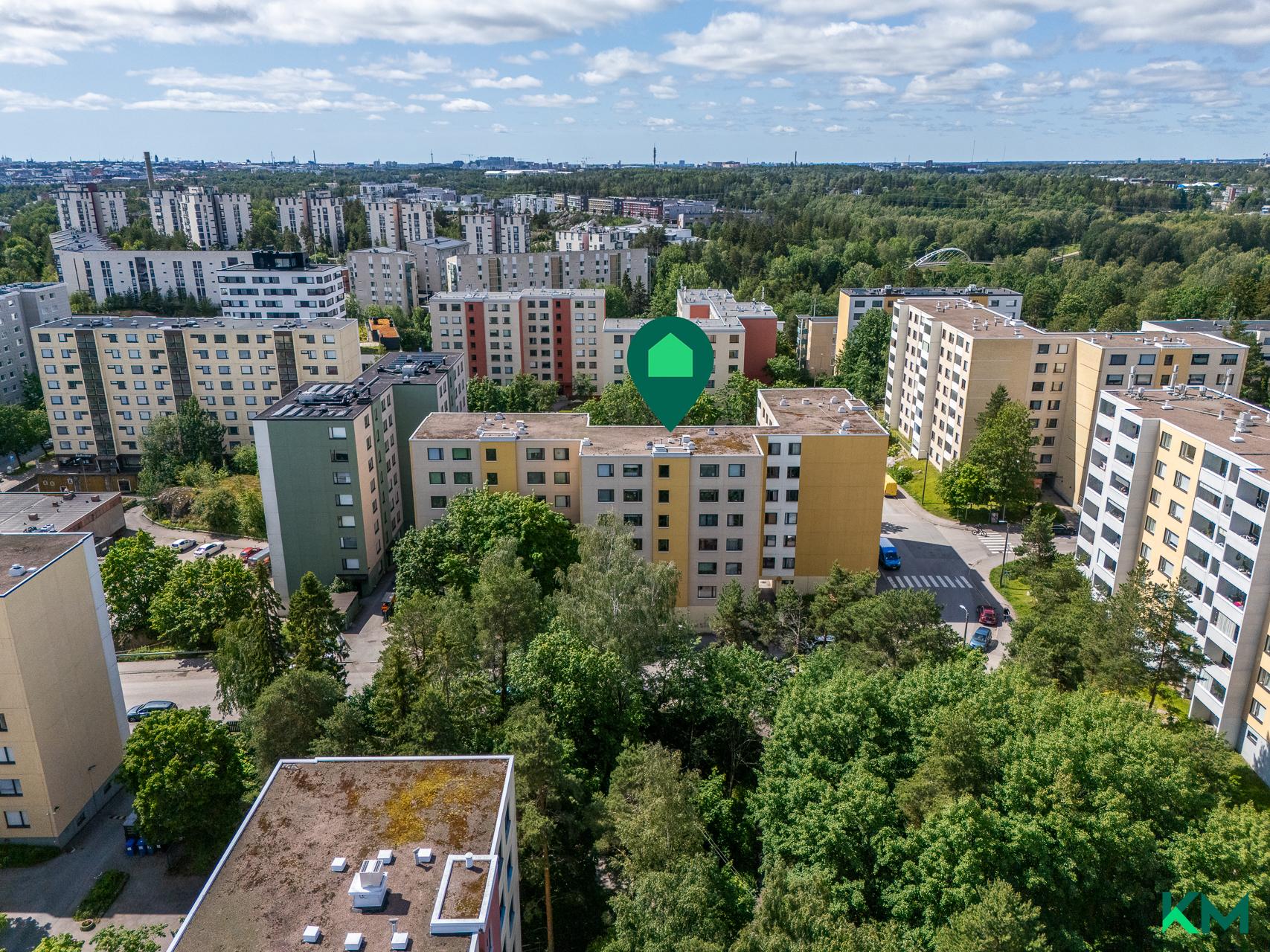 talo ilmakuvassa kesäaikaan