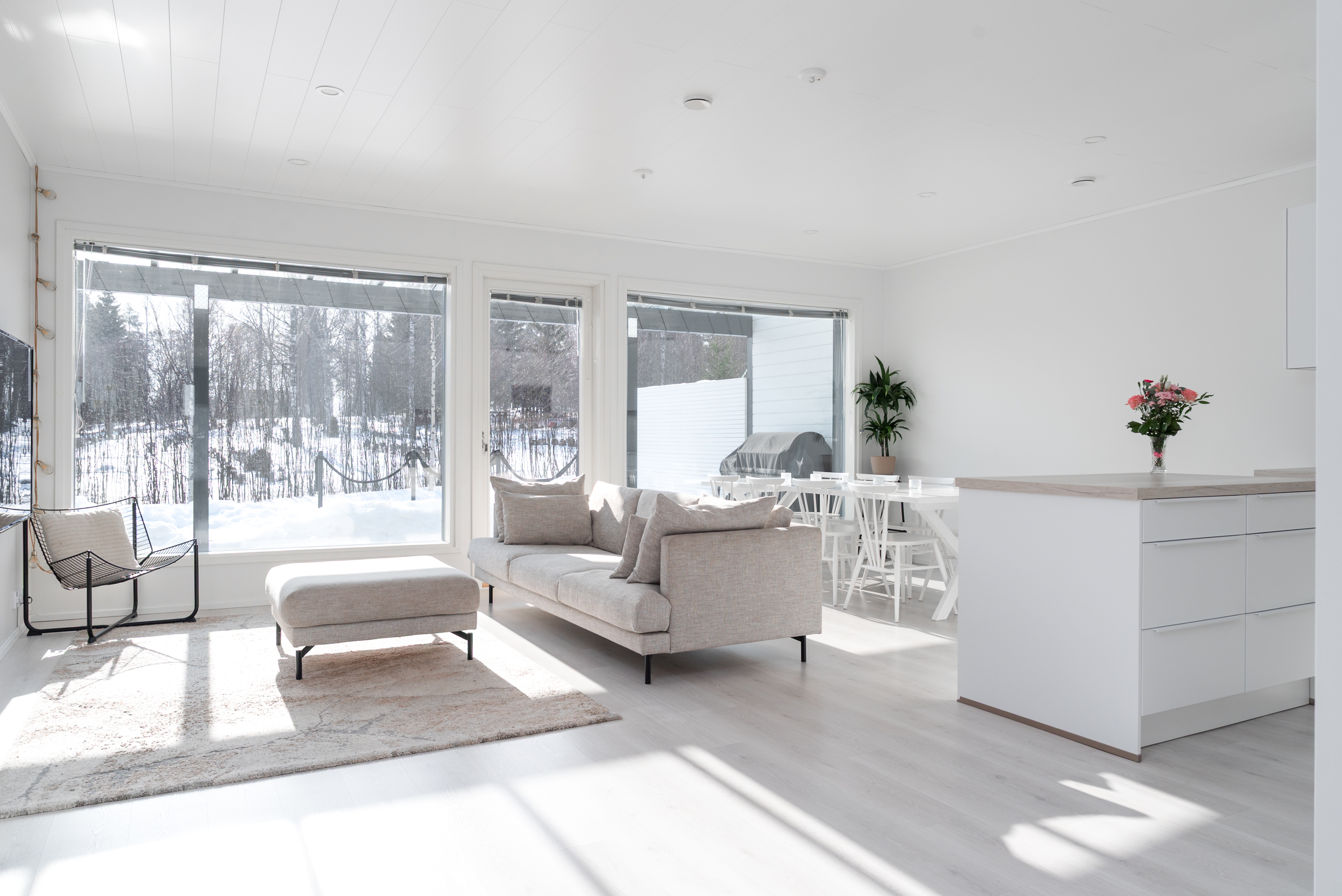 Avara olohuone/keittiö