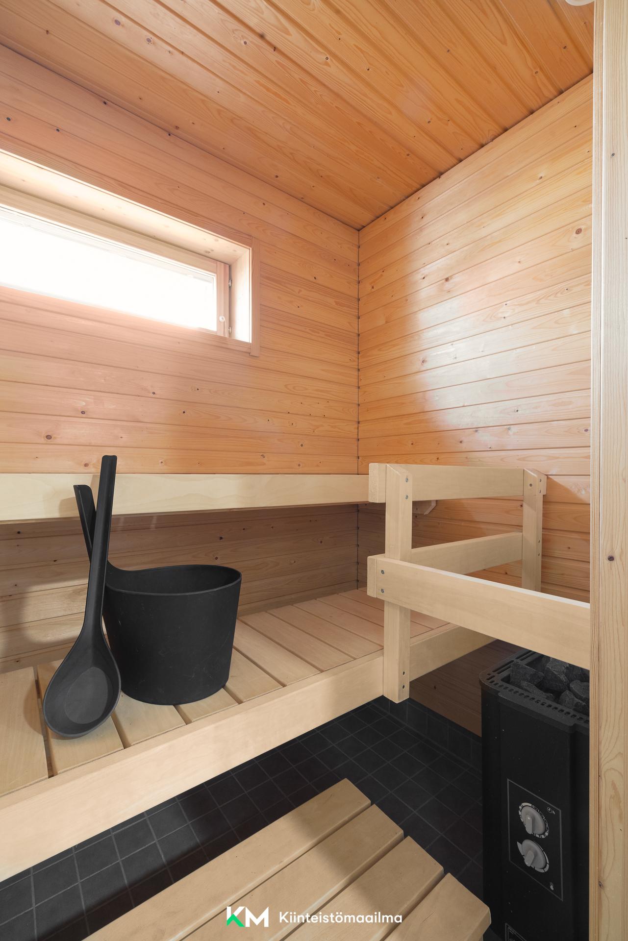 Sarvipöllönkuja 1, Lintuvaara, Espoo