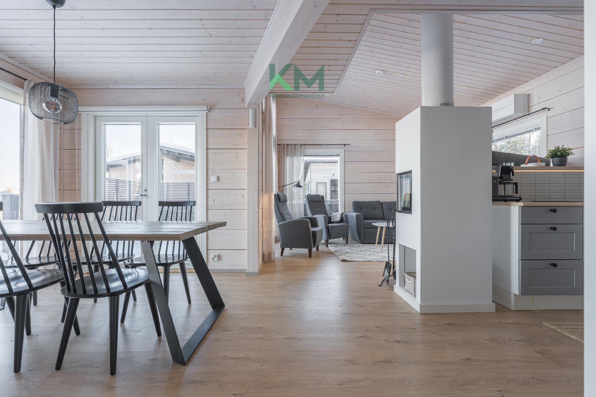 Kiljusenkalliontie 21, Tahkovuori, Kuopio