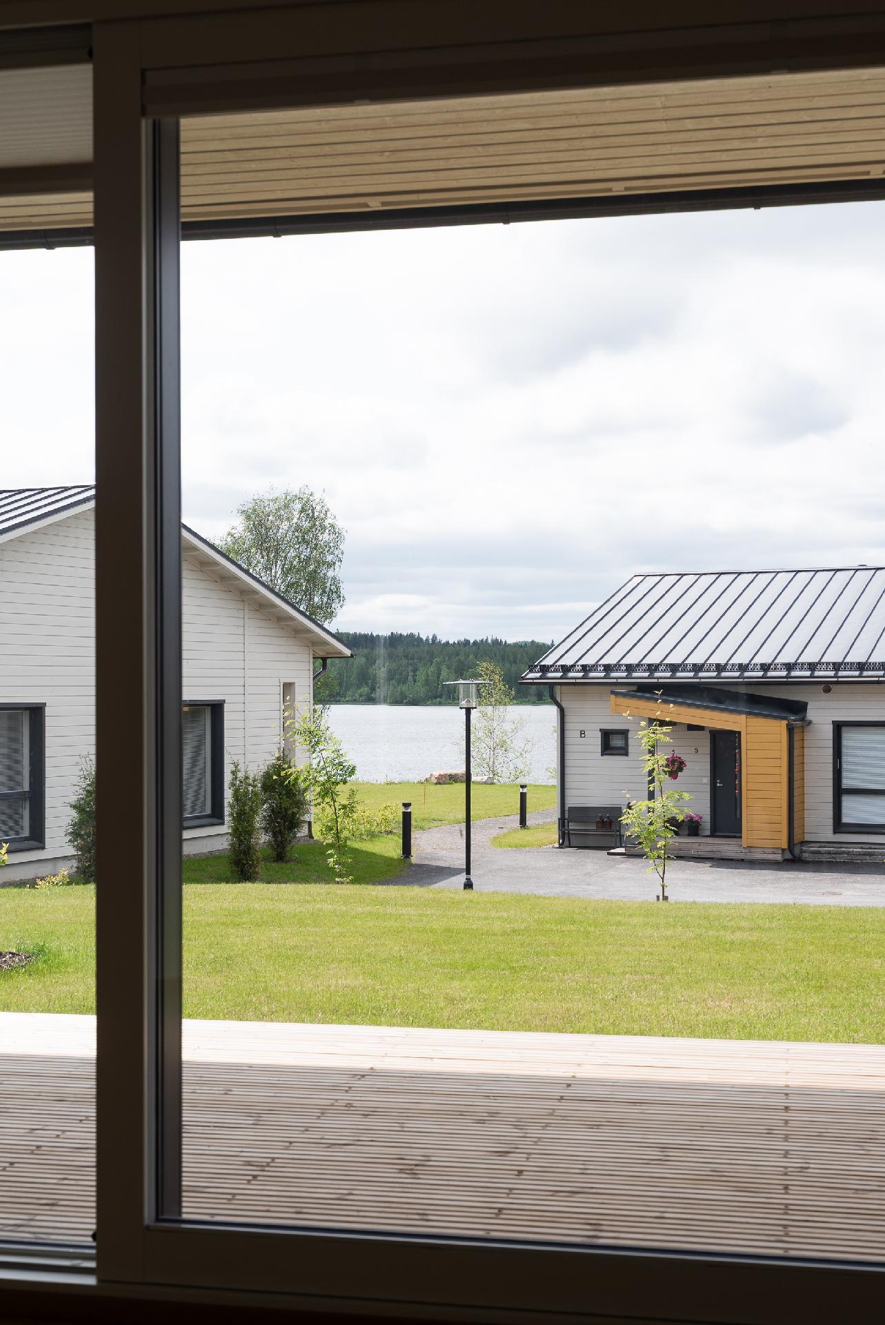 Näkymää olohuoneesta