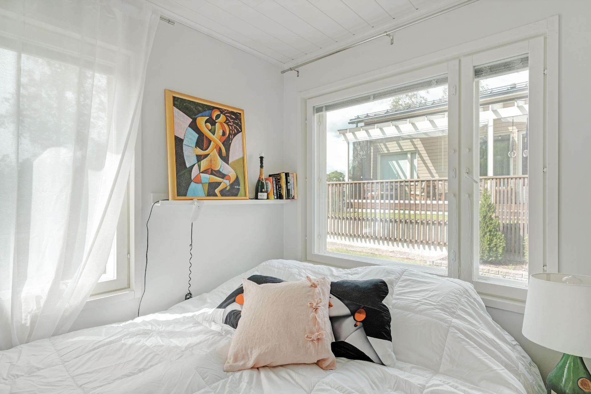 Alakerran makuuhuone