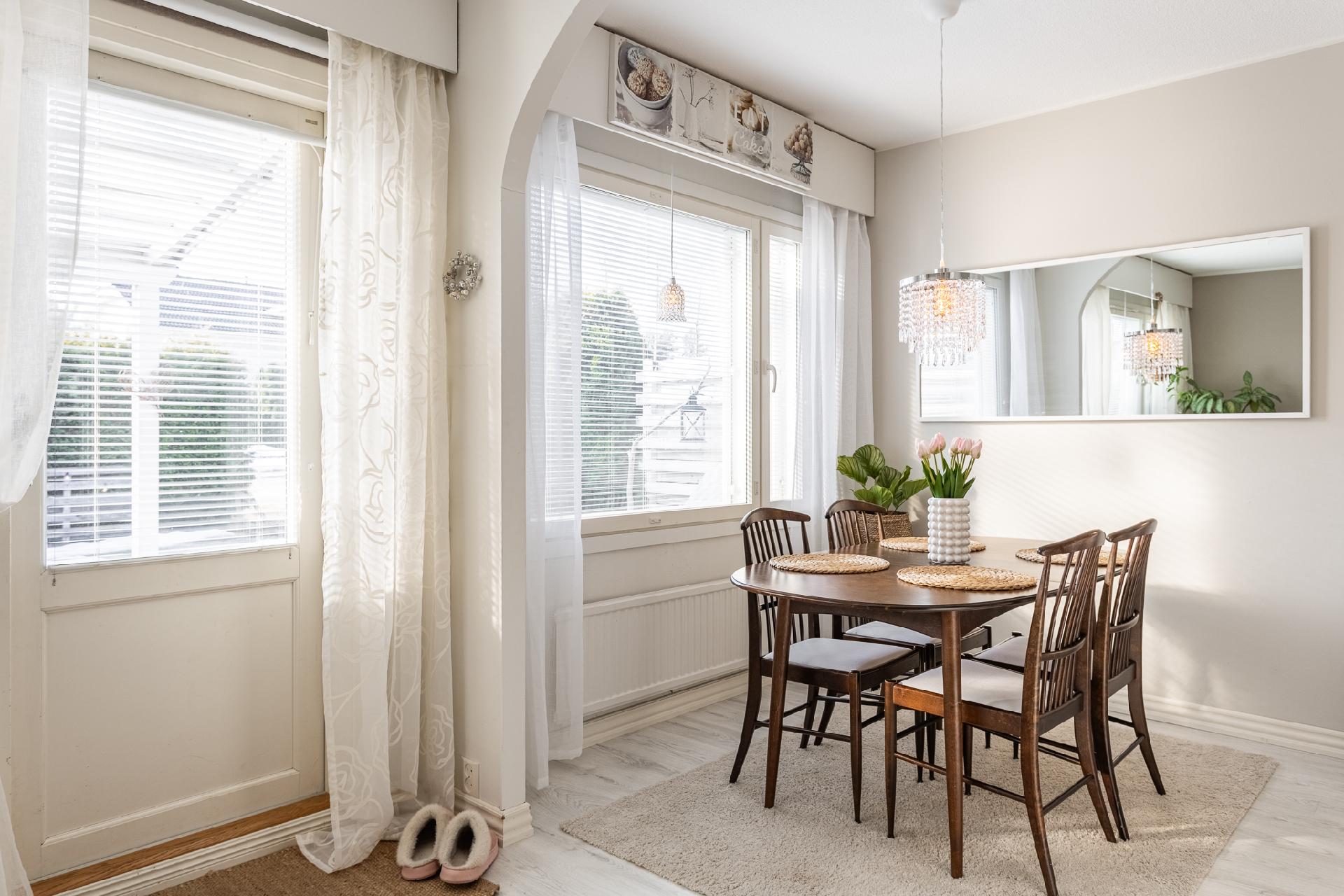 Sireenitie 10, Parola, Hattula