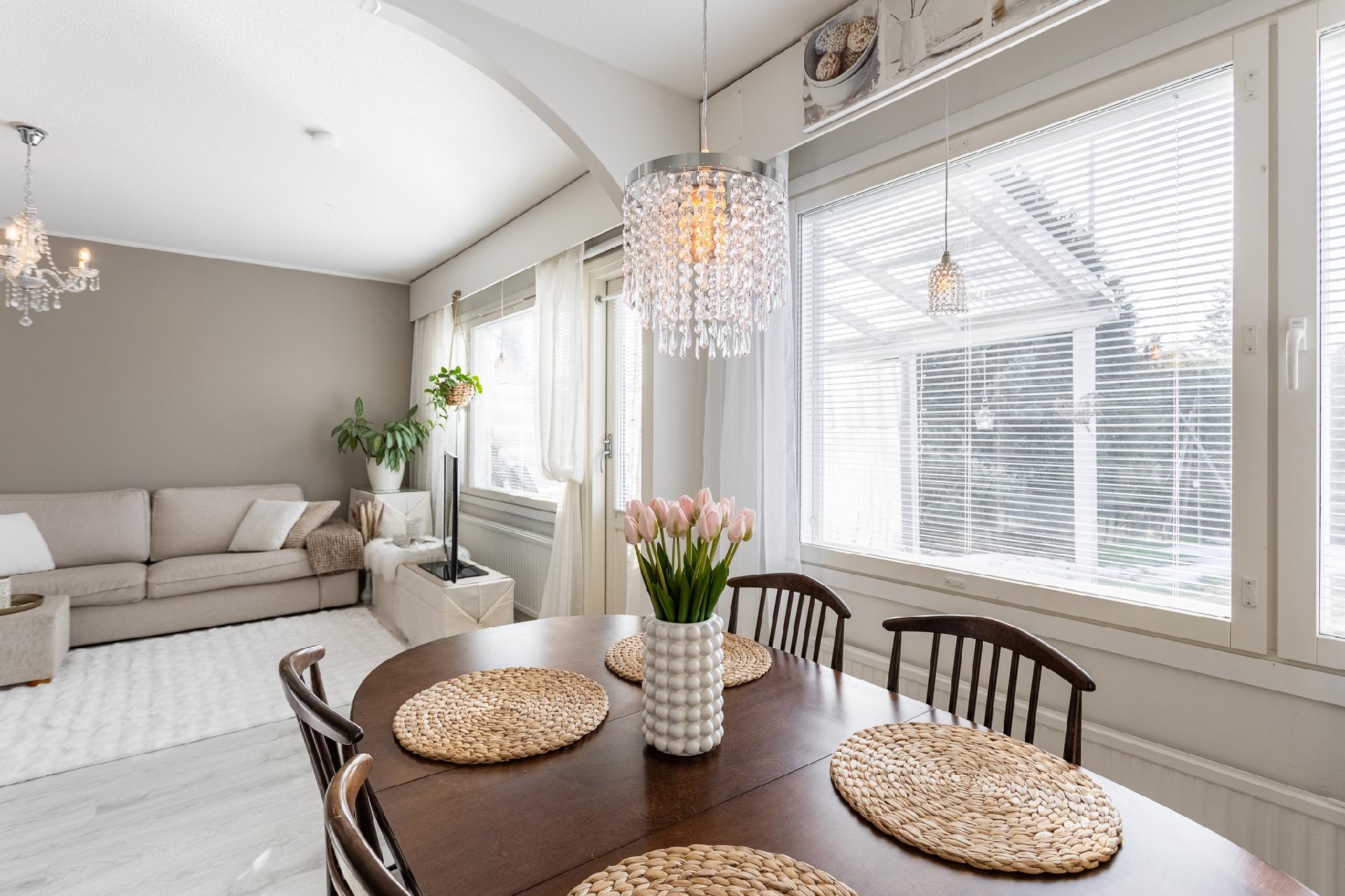 Sireenitie 10, Parola, Hattula