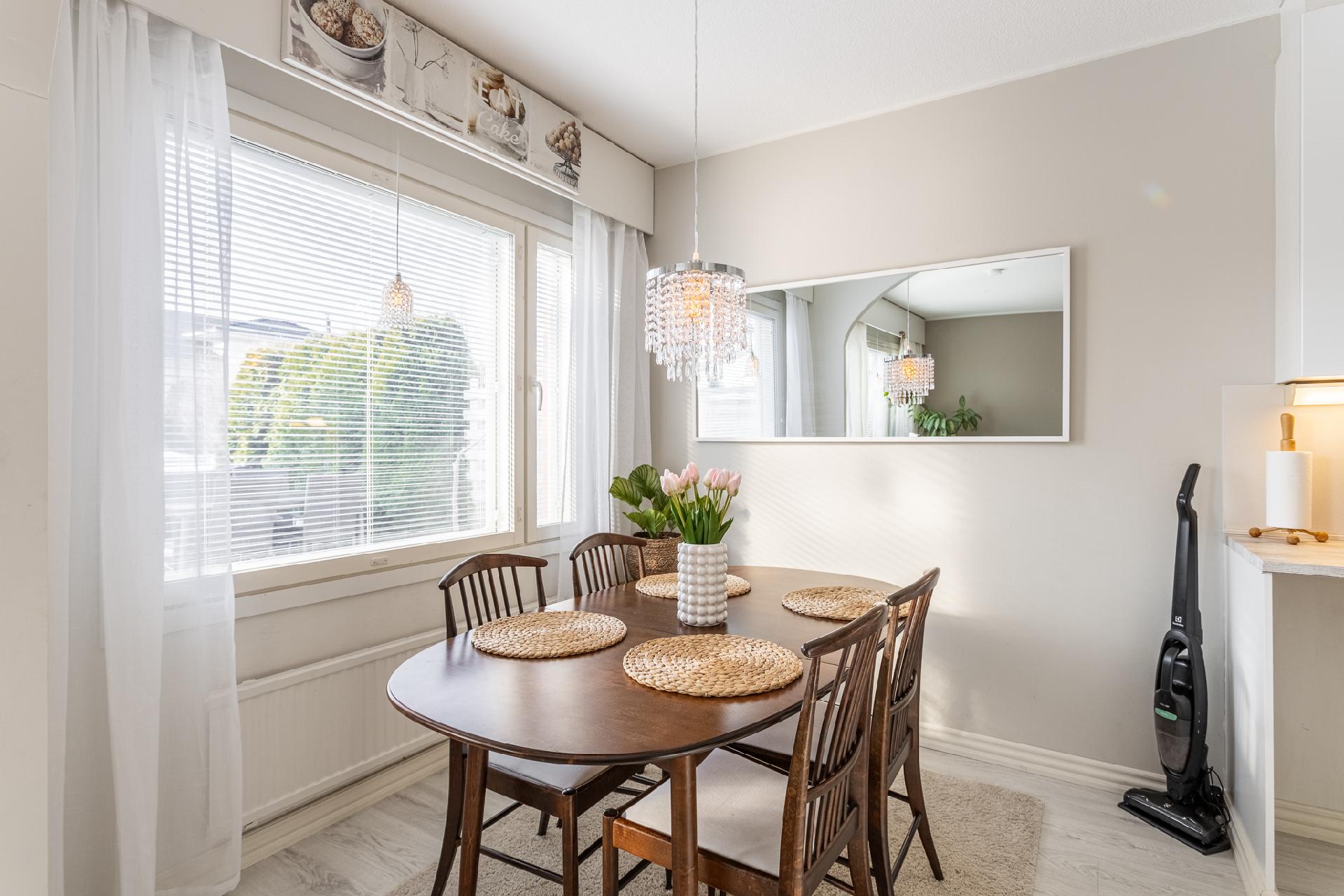 Sireenitie 10, Parola, Hattula