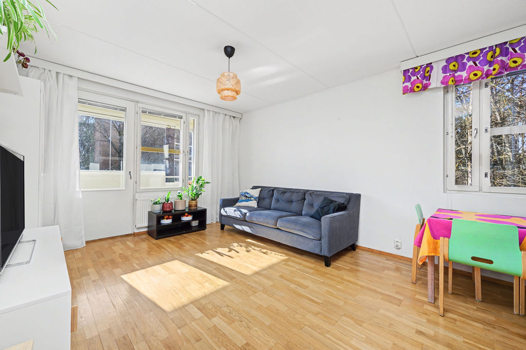 Sarastuspolku 5, Vantaanlaakso, Vantaa