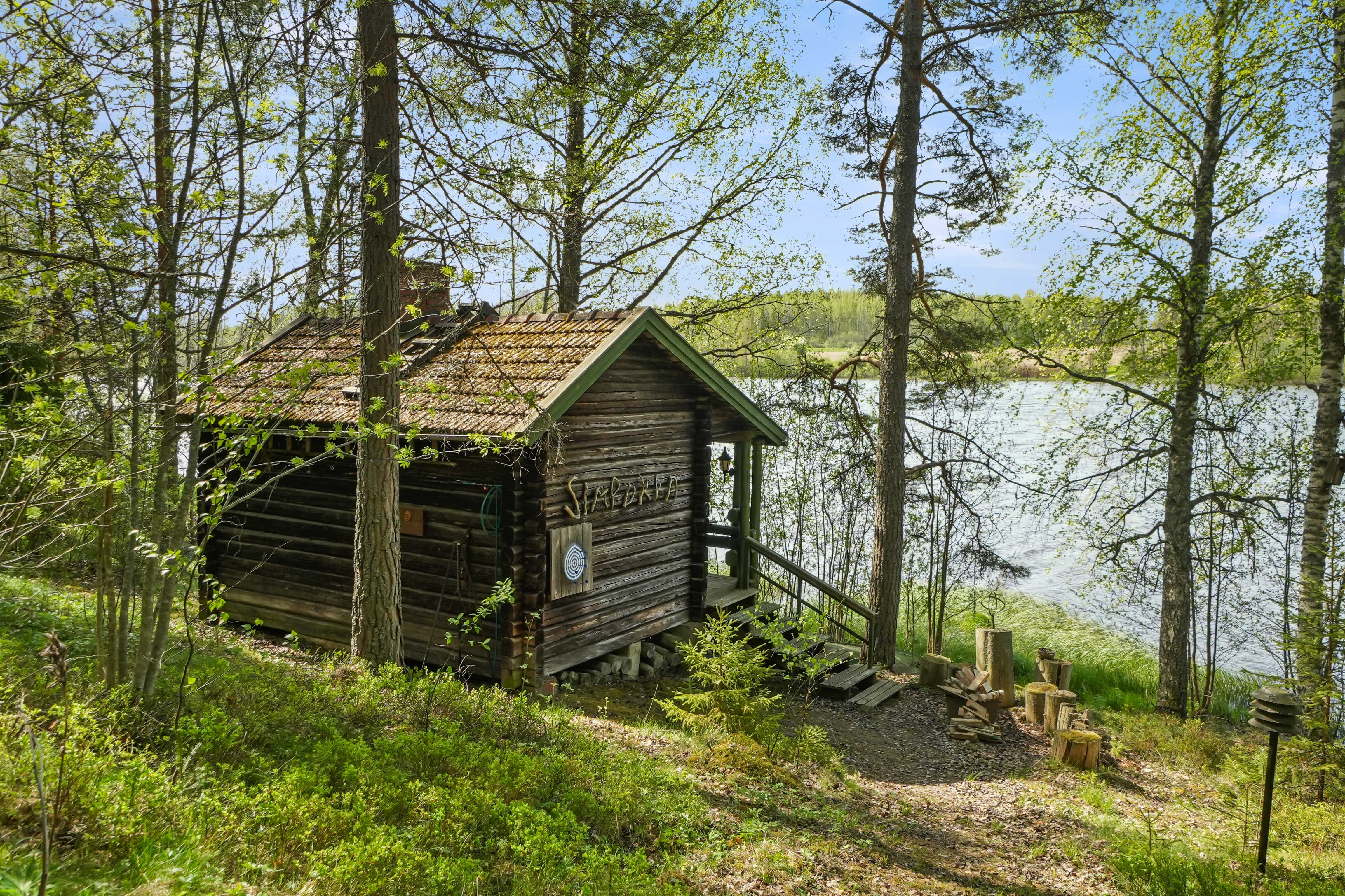 Haitarimestari Vili Vesterisen rakennuttama rantasauna