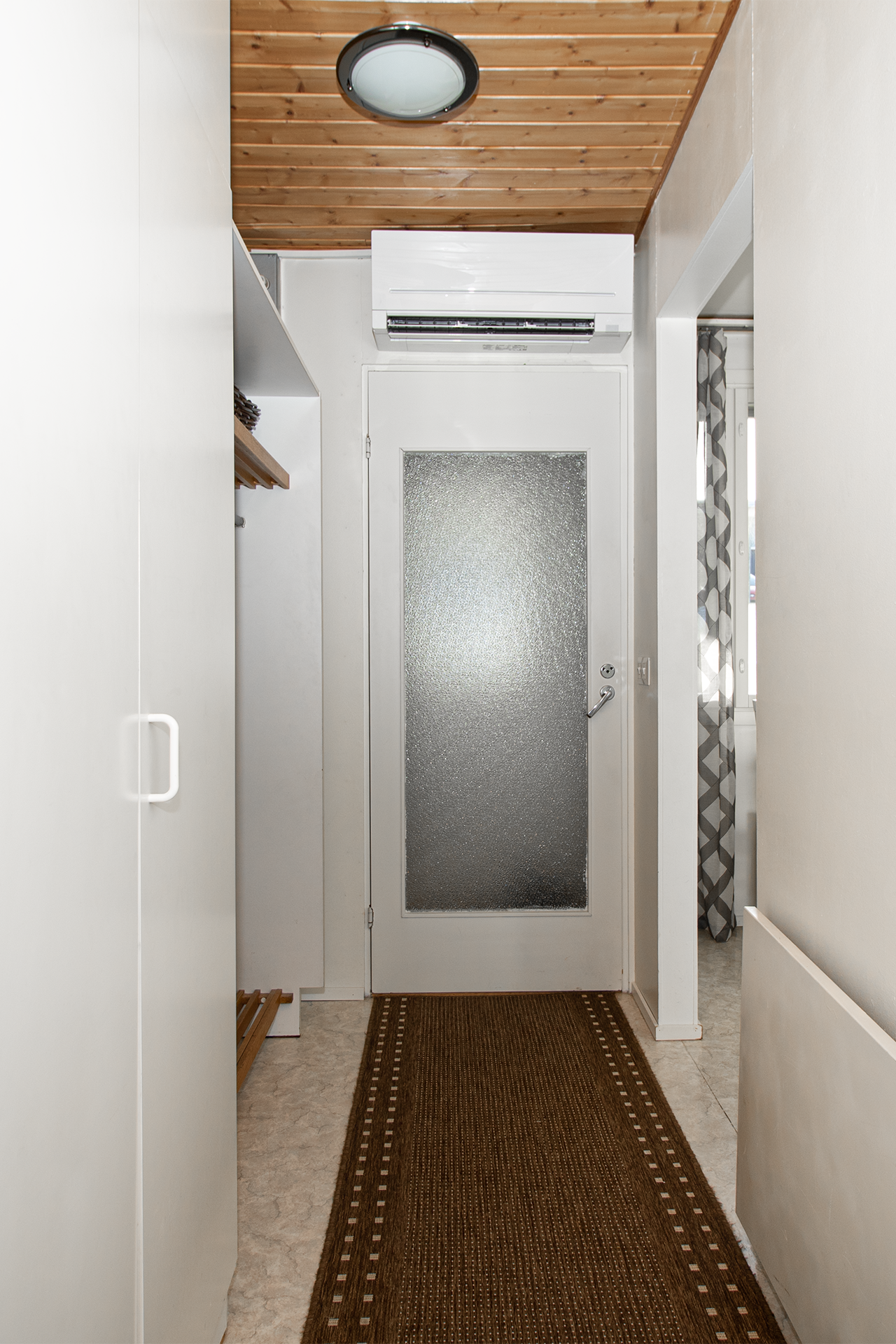 Eteisessä ilmalämpöpumppu