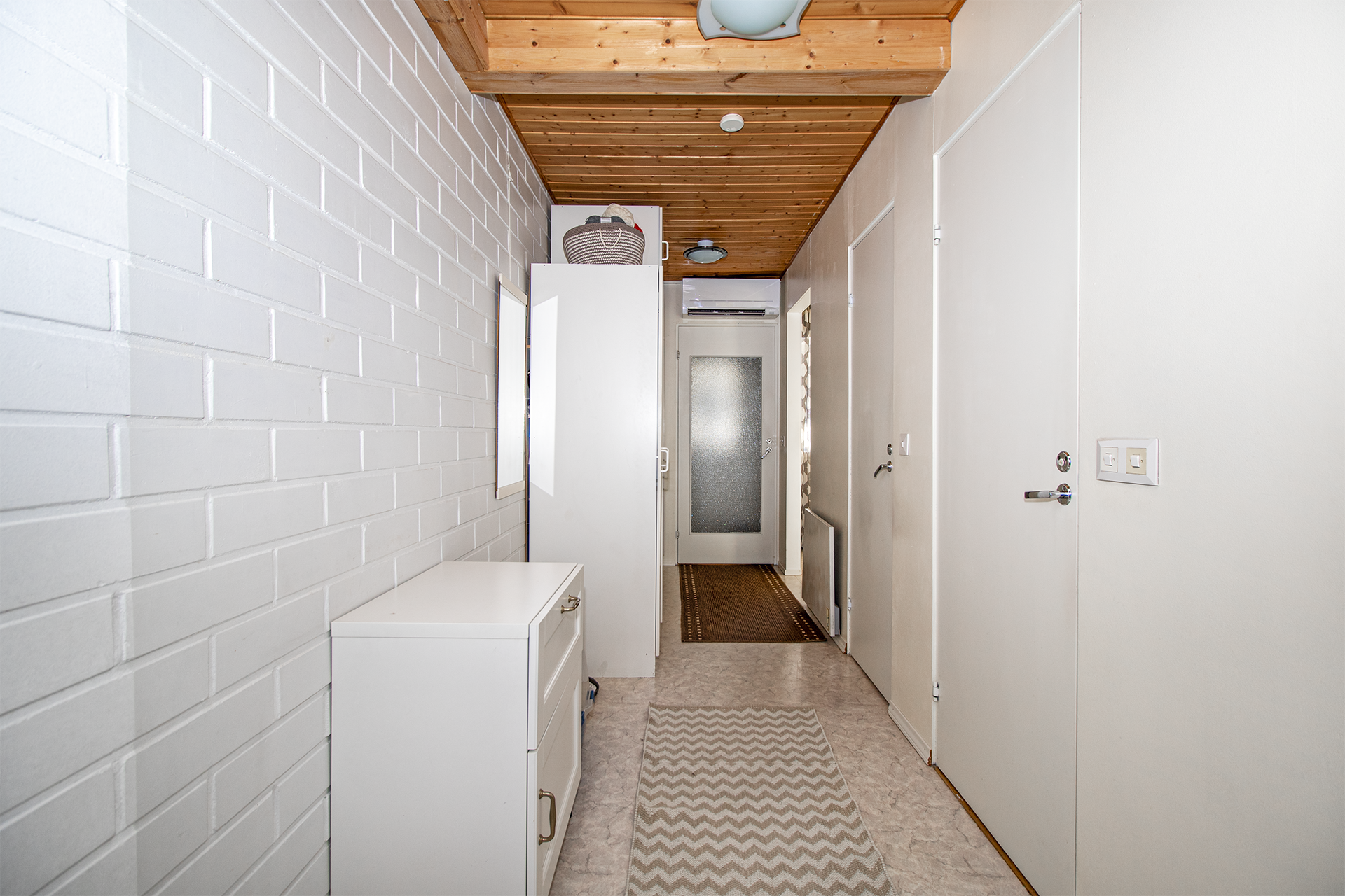 eteisessä säilytys tilaa