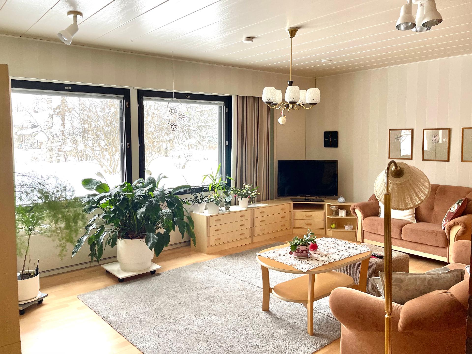 Metsäkatu 44, Kuhmo