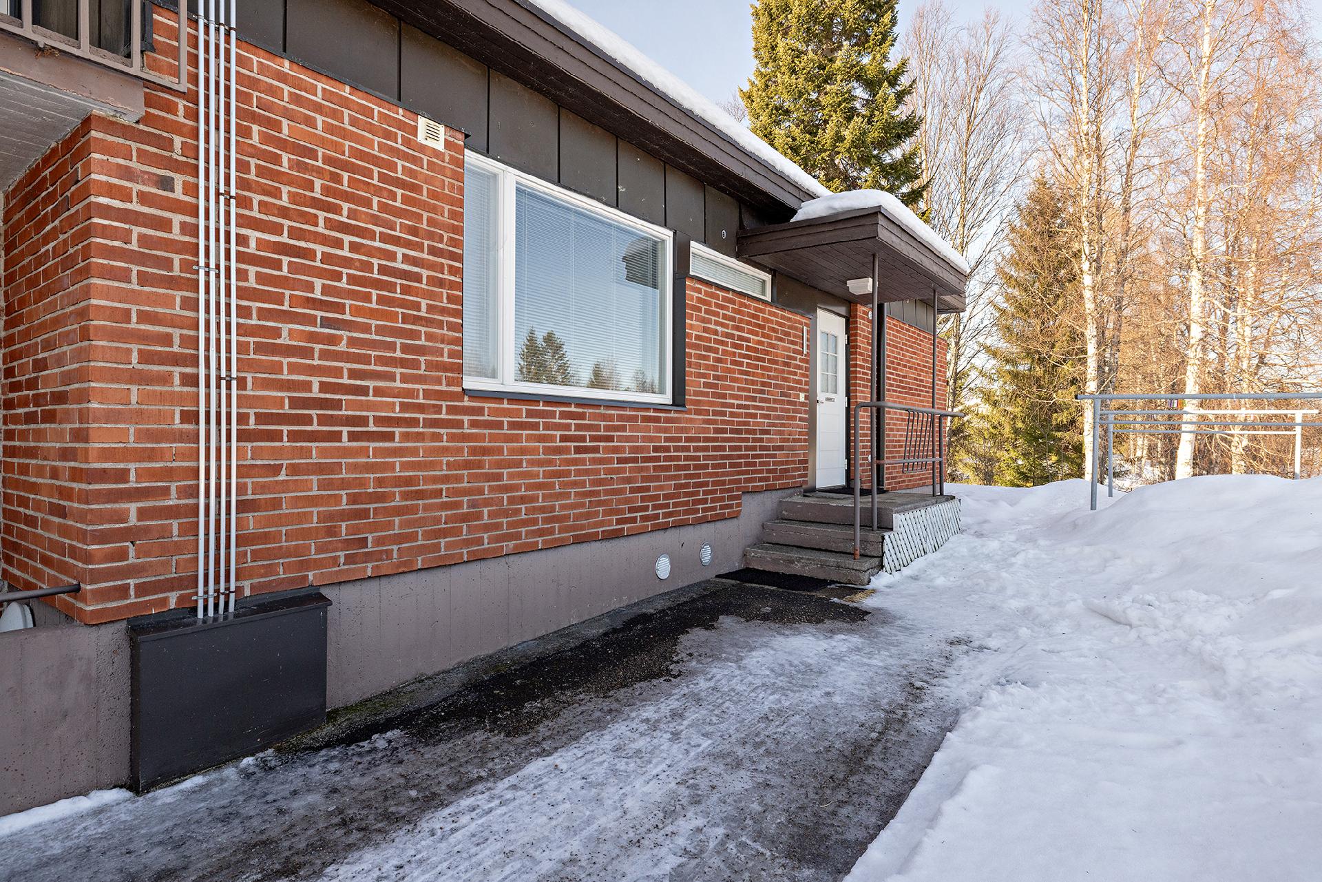 Kirkkotie 4, Utajärvi