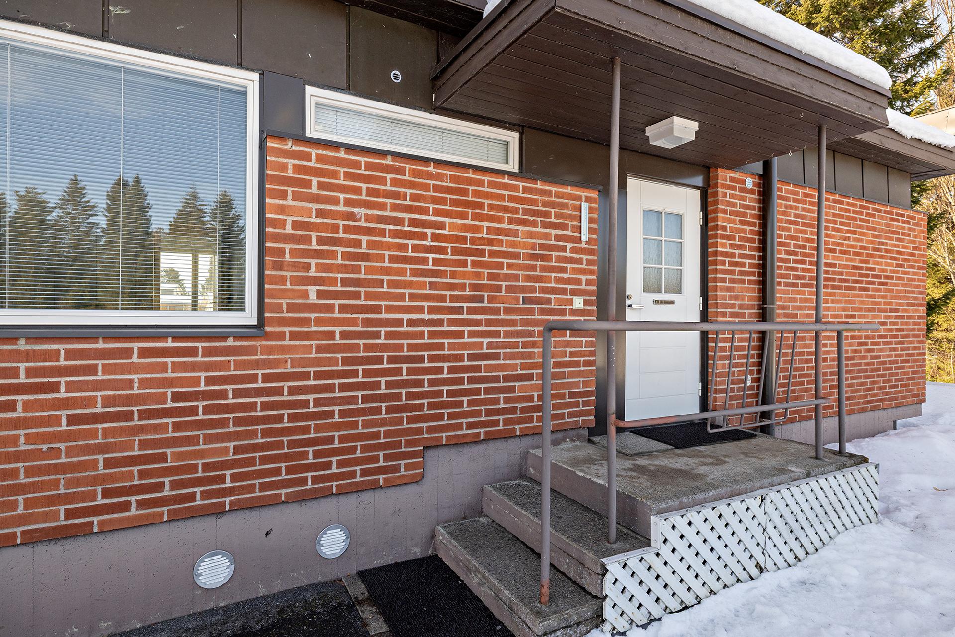 Kirkkotie 4, Utajärvi