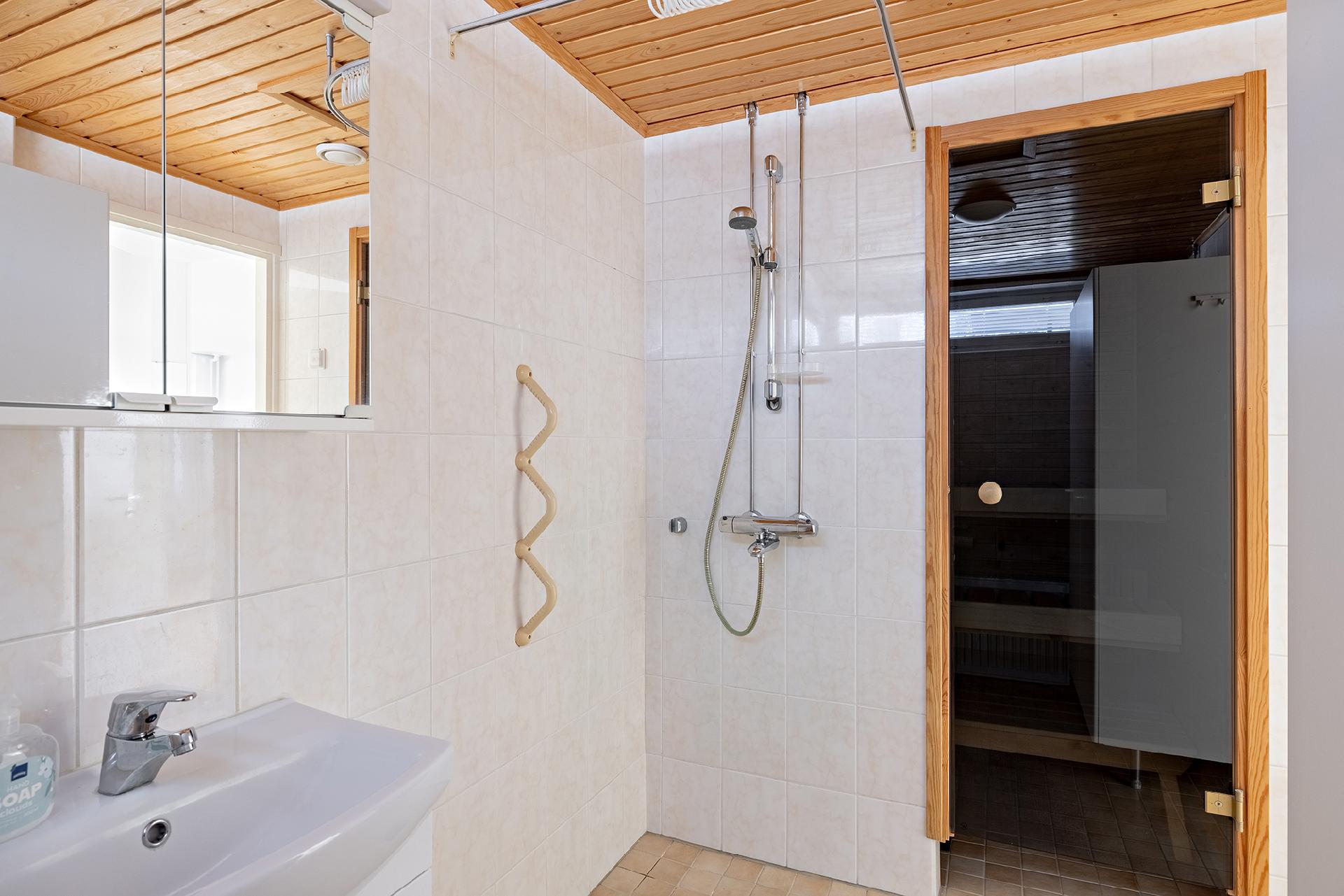 Kirkkotie 4, Utajärvi