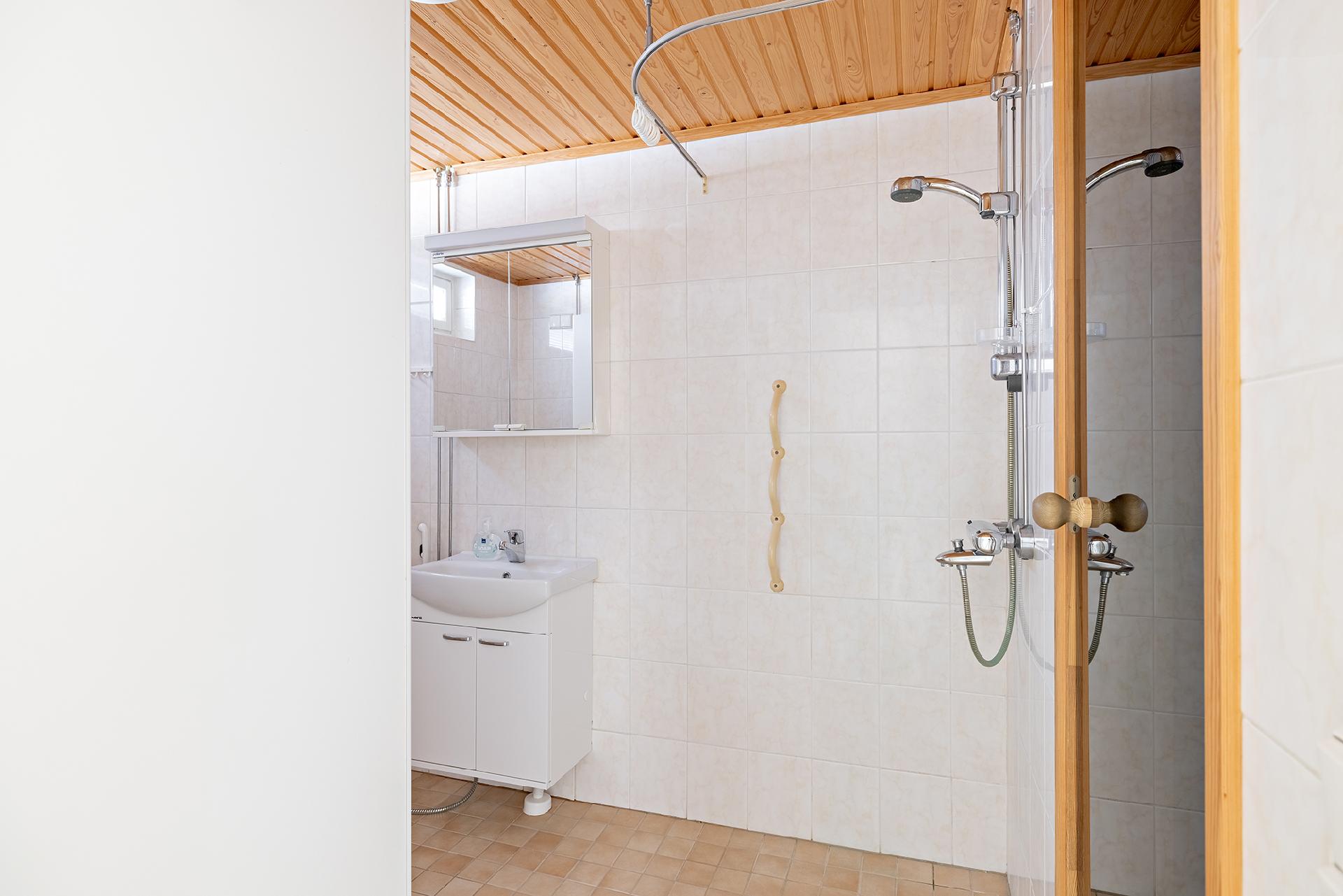 Kirkkotie 4, Utajärvi