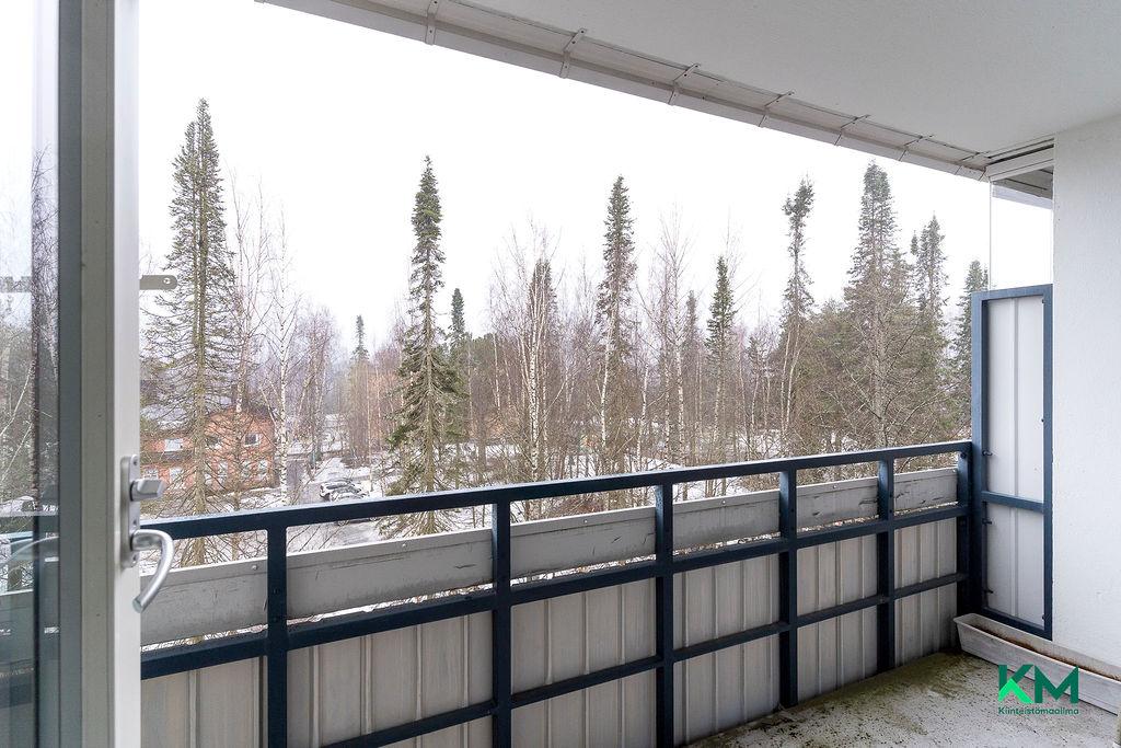 Parveke näkymä etelän suuntaan.