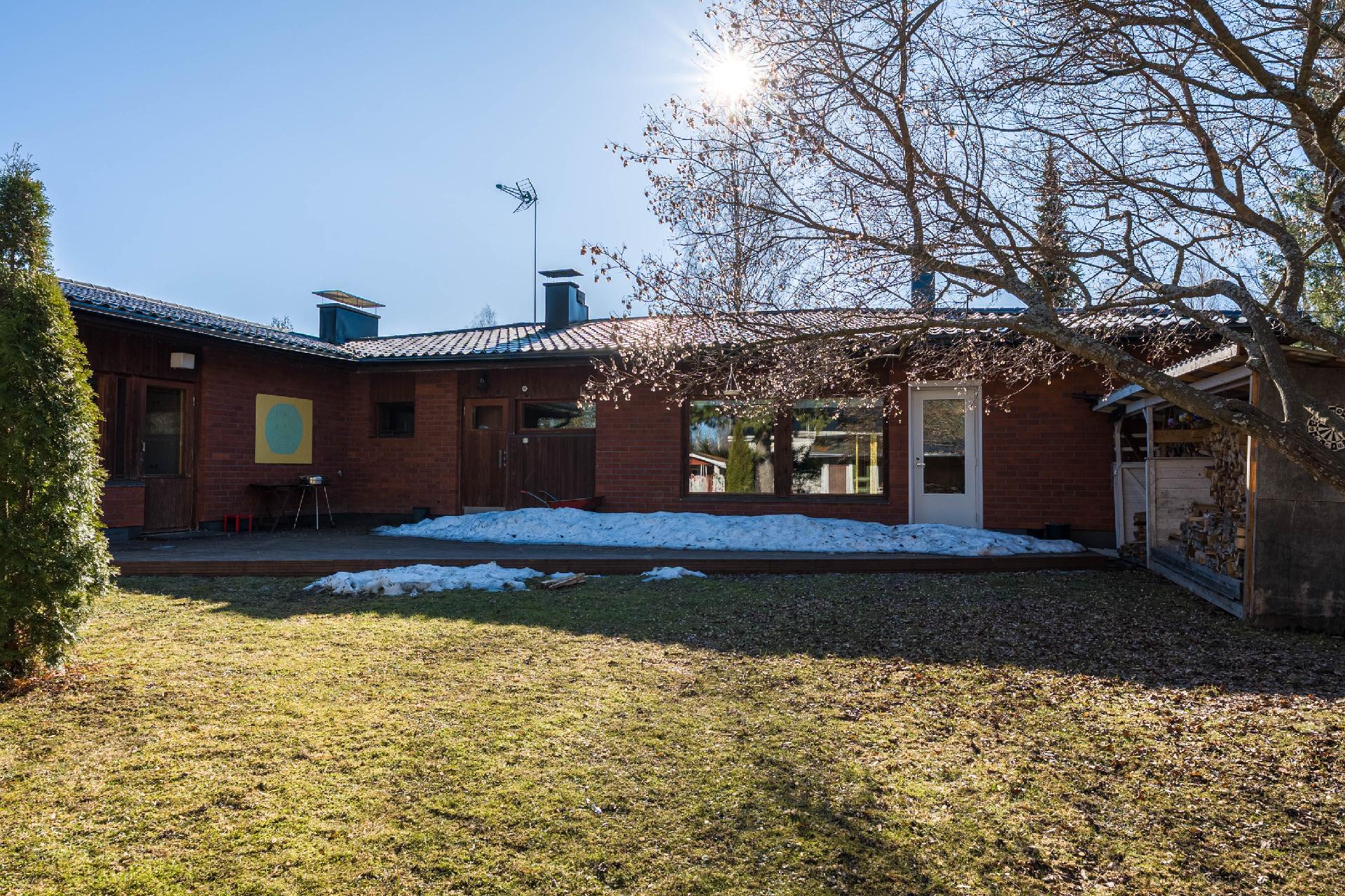 Koulutie 21, Rautalampi