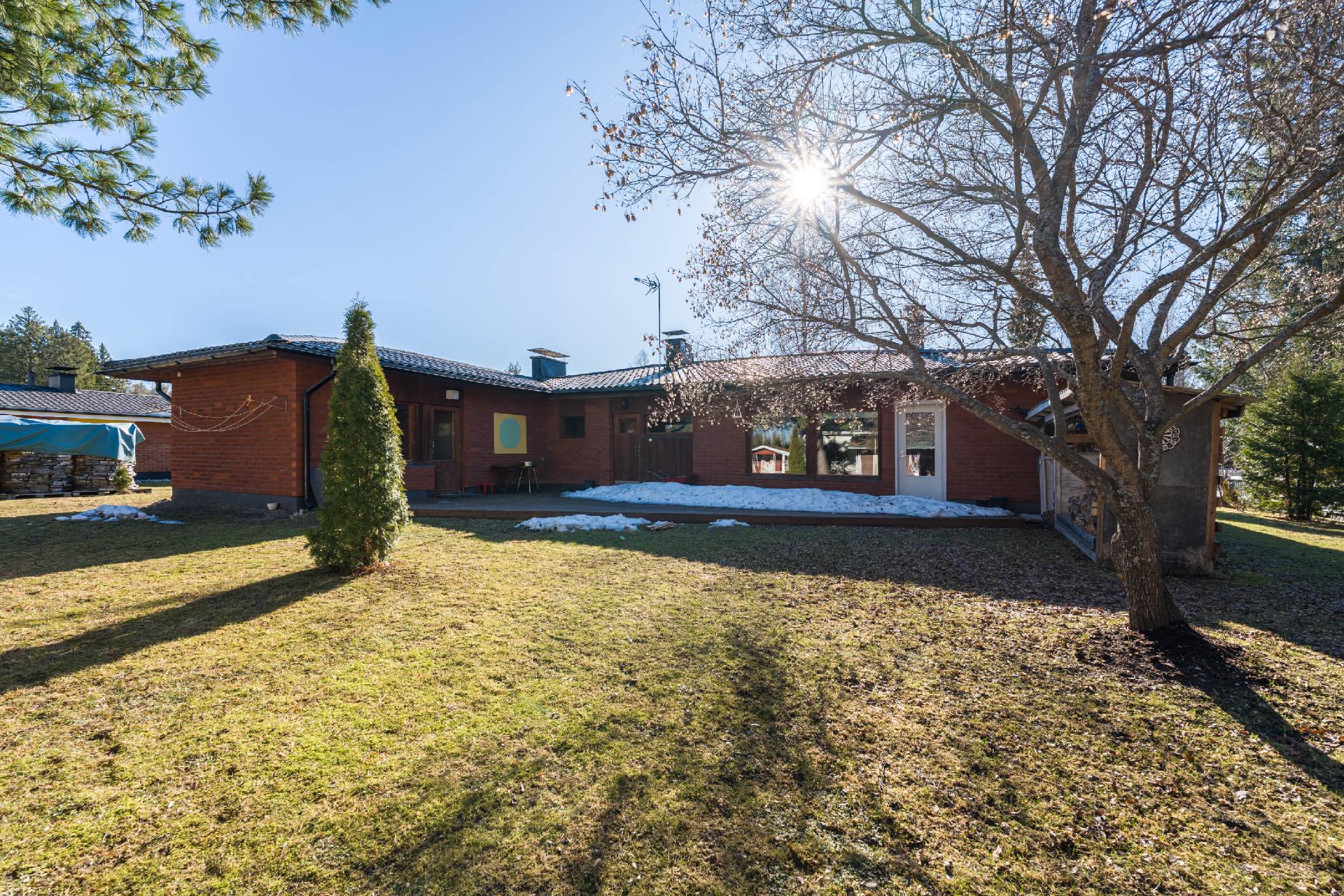 Koulutie 21, Rautalampi