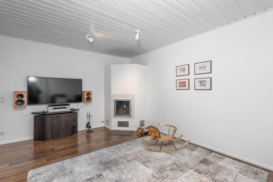 TAKKAHUONE ALAKERRASSA