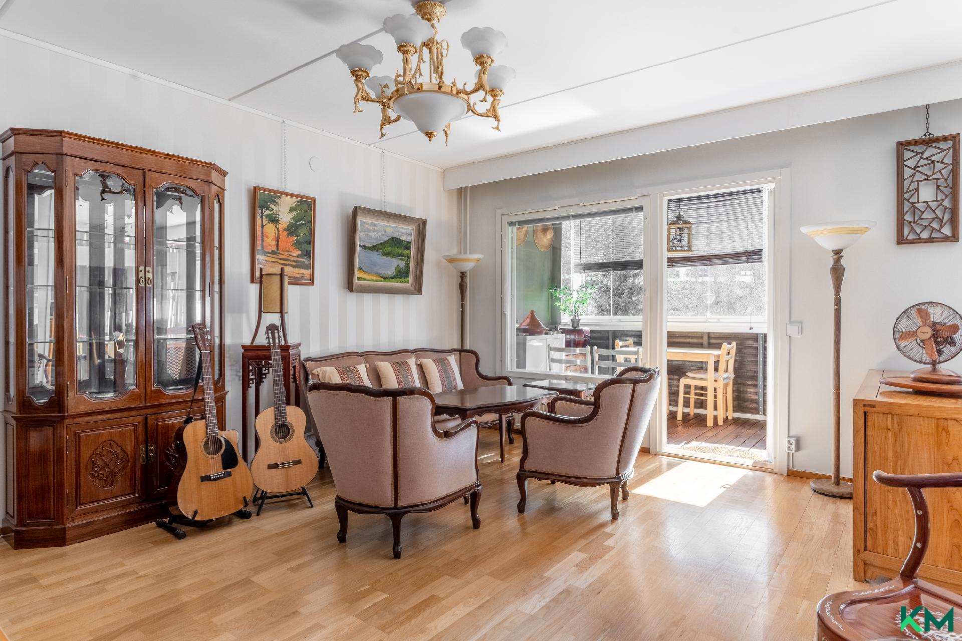 Karhusuontie 6, Pukinmäki, Helsinki