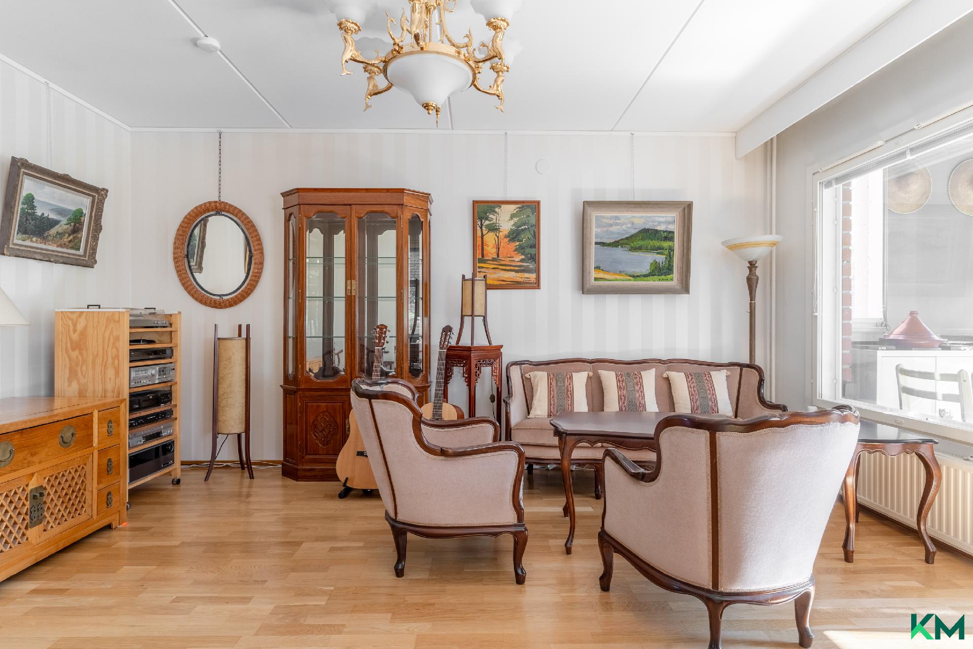 Karhusuontie 6, Pukinmäki, Helsinki