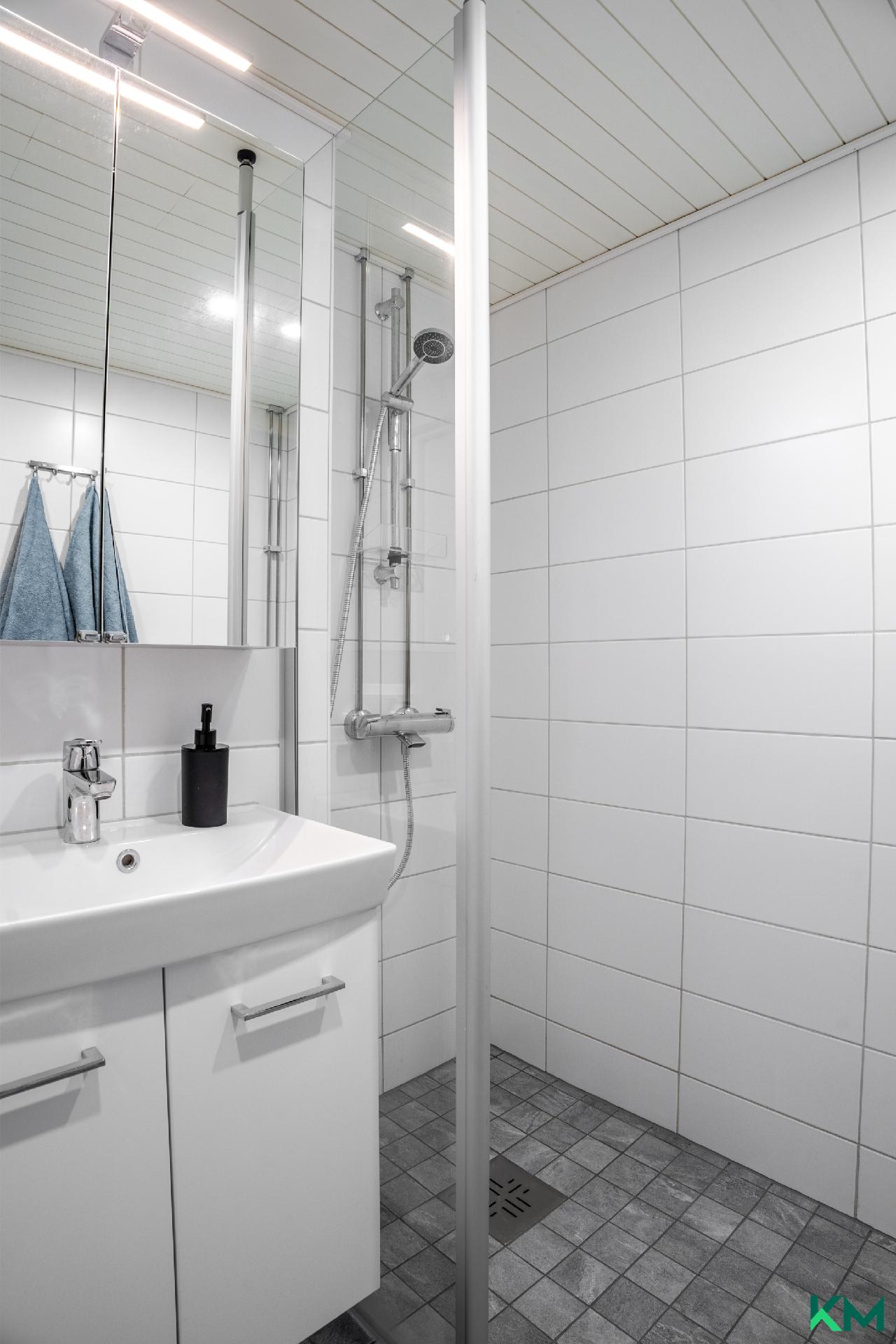 Karhusuontie 6, Pukinmäki, Helsinki