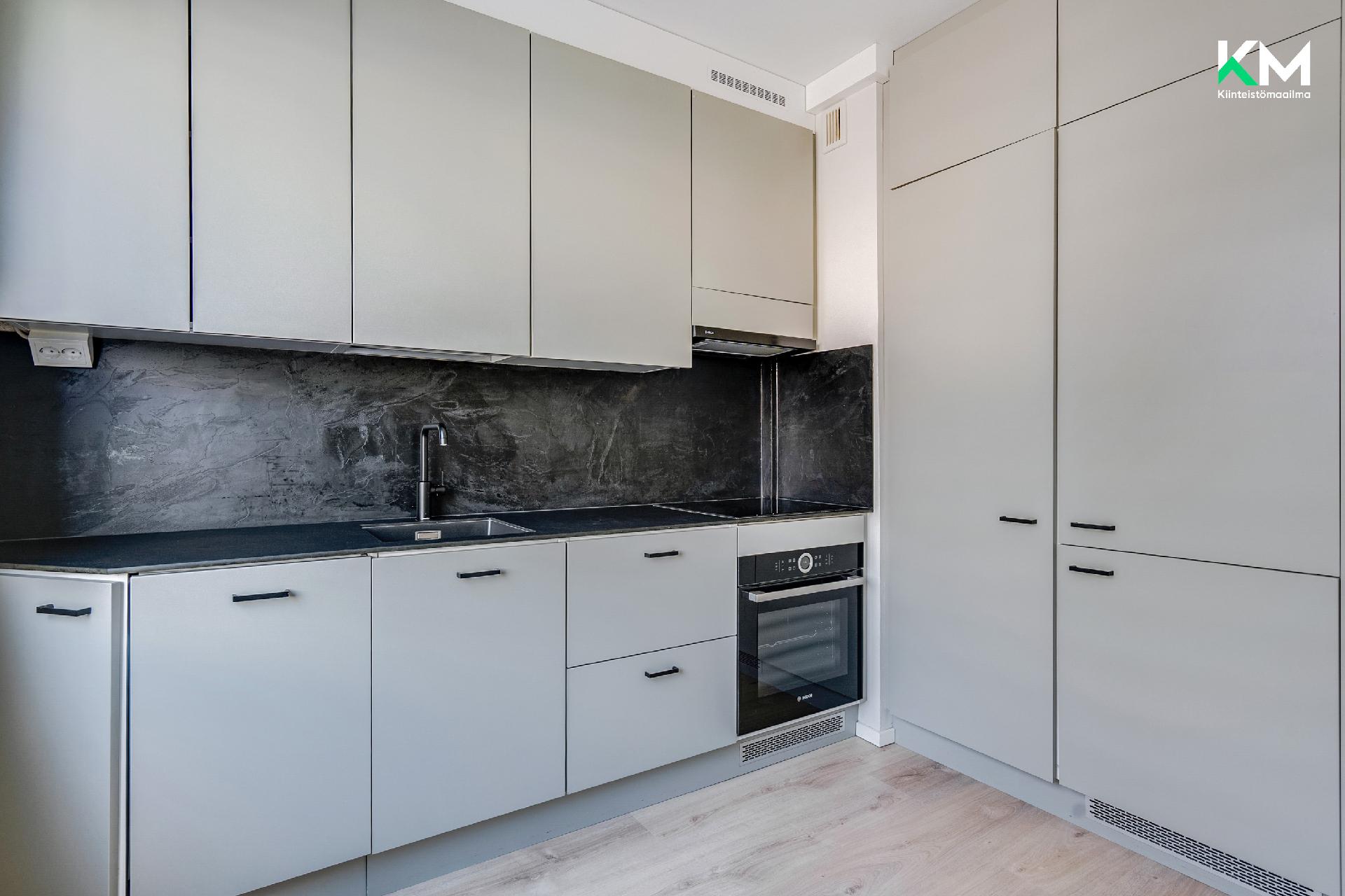 Itäinen Rantakatu 48-50, Martti, Turku