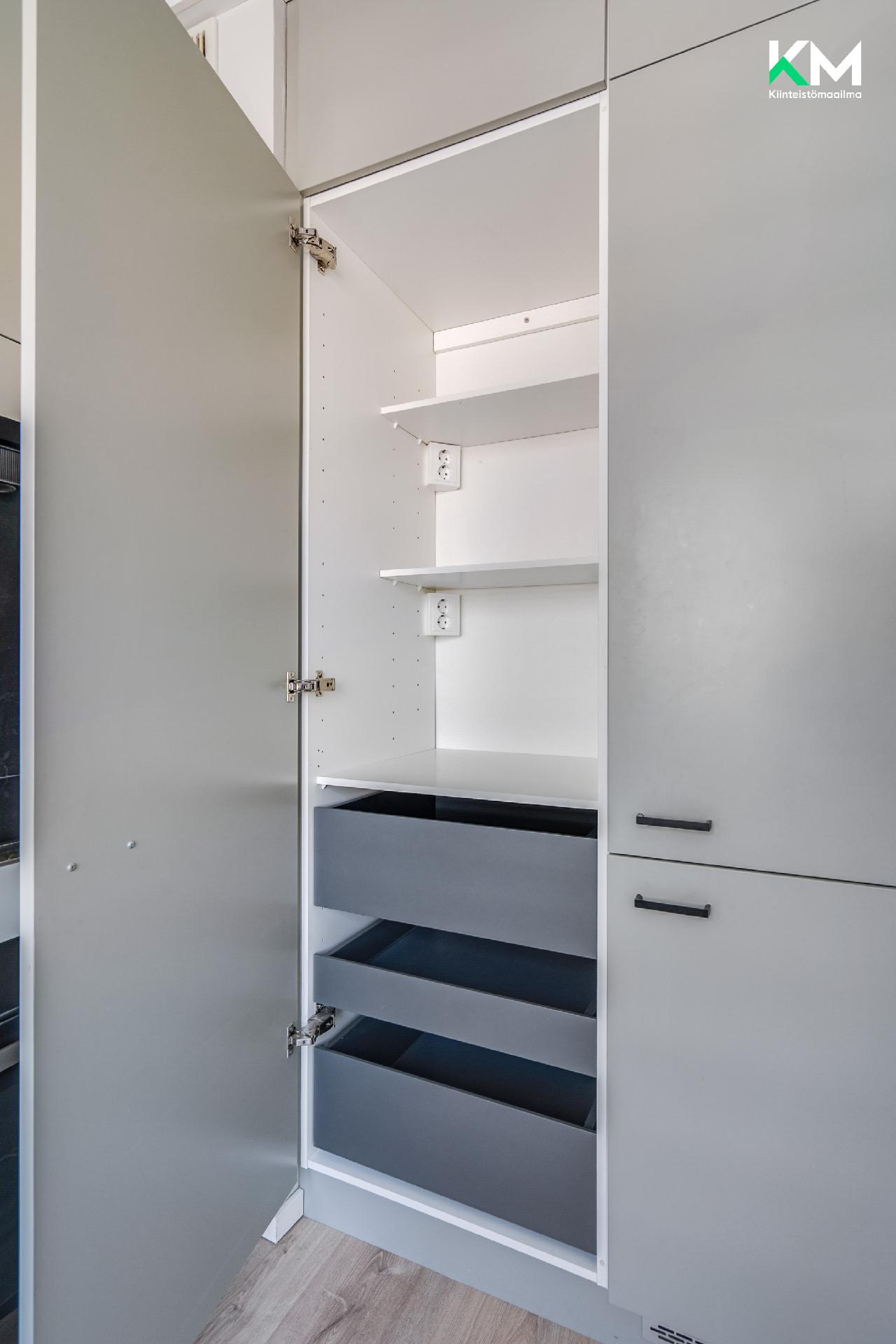 Itäinen Rantakatu 48-50, Martti, Turku