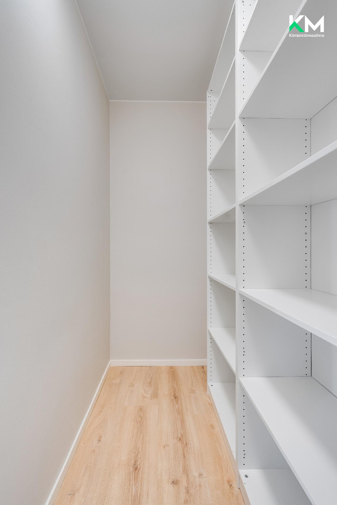 Itäinen Rantakatu 48-50, Martti, Turku