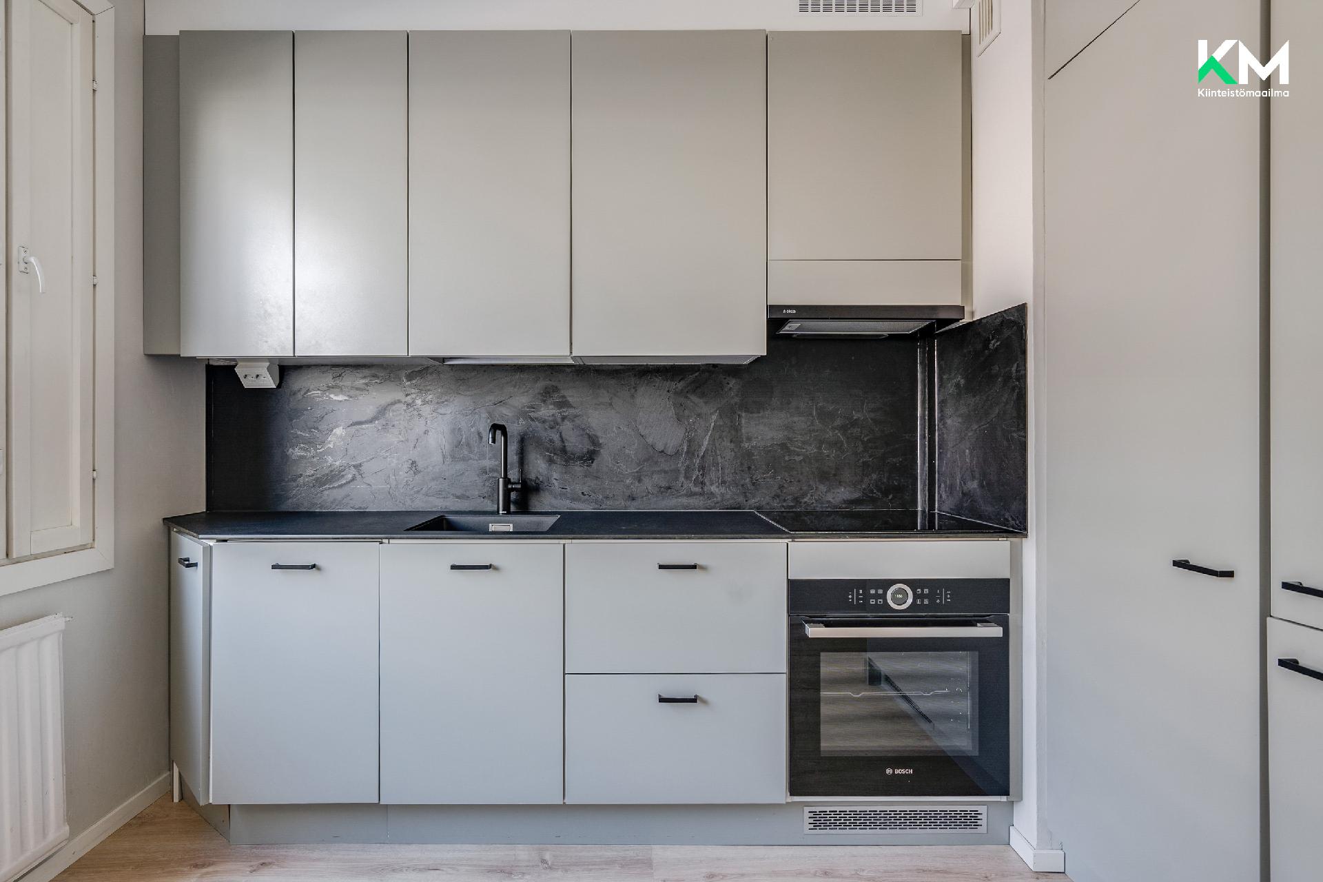 Itäinen Rantakatu 48-50, Martti, Turku