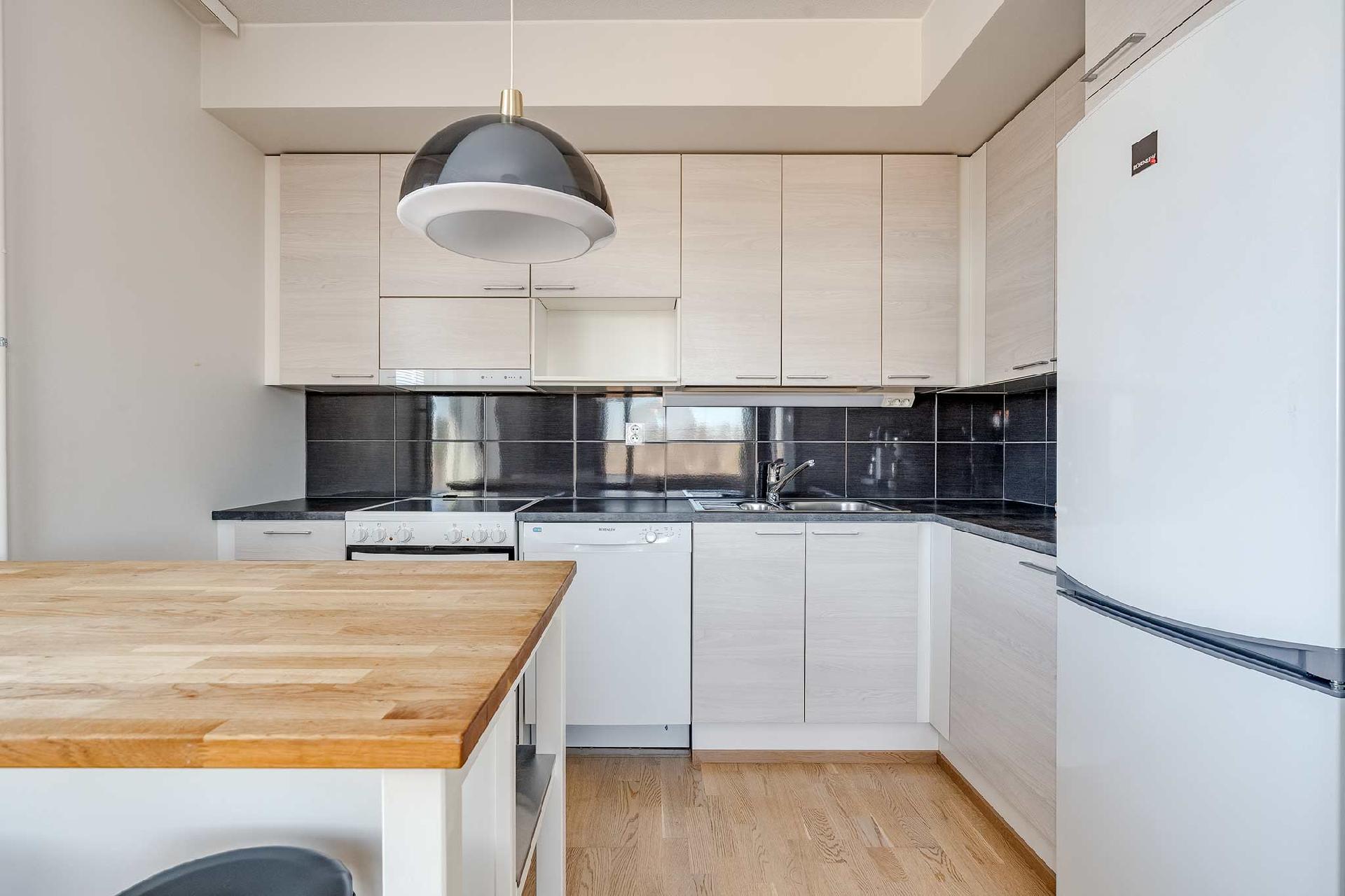 Hopeakanavankatu 9, Sulkola, Lempäälä