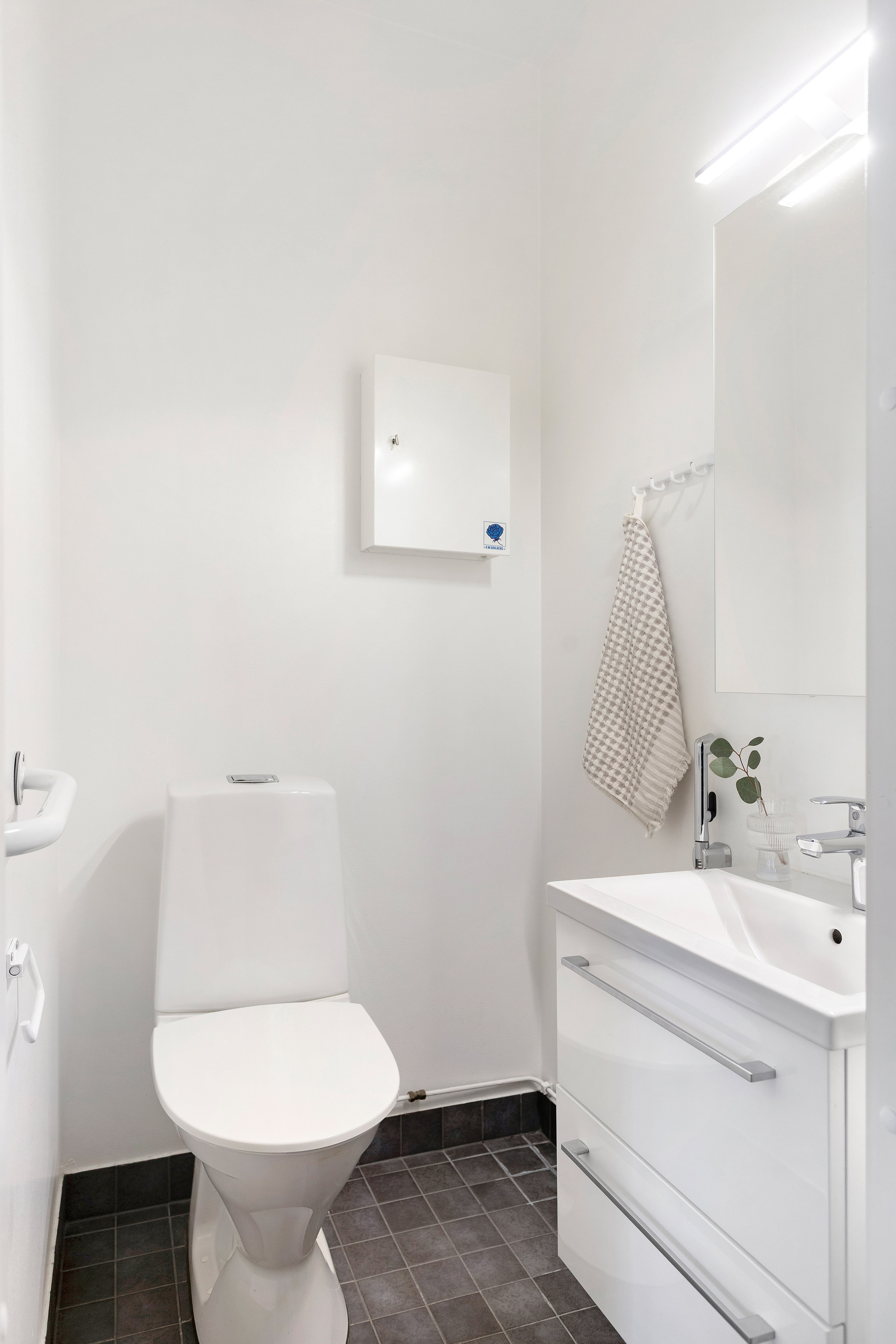 Esikoisentie 8, Maununneva, Helsinki
