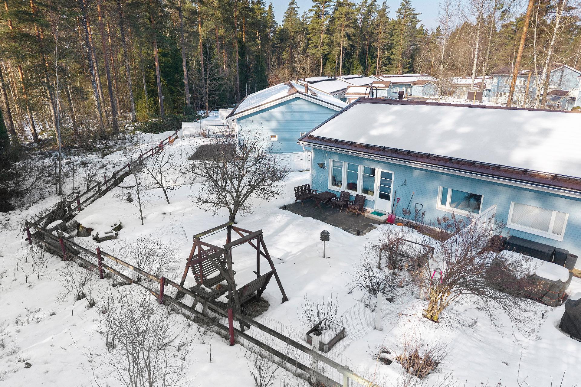 Esikoisentie 8, Maununneva, Helsinki