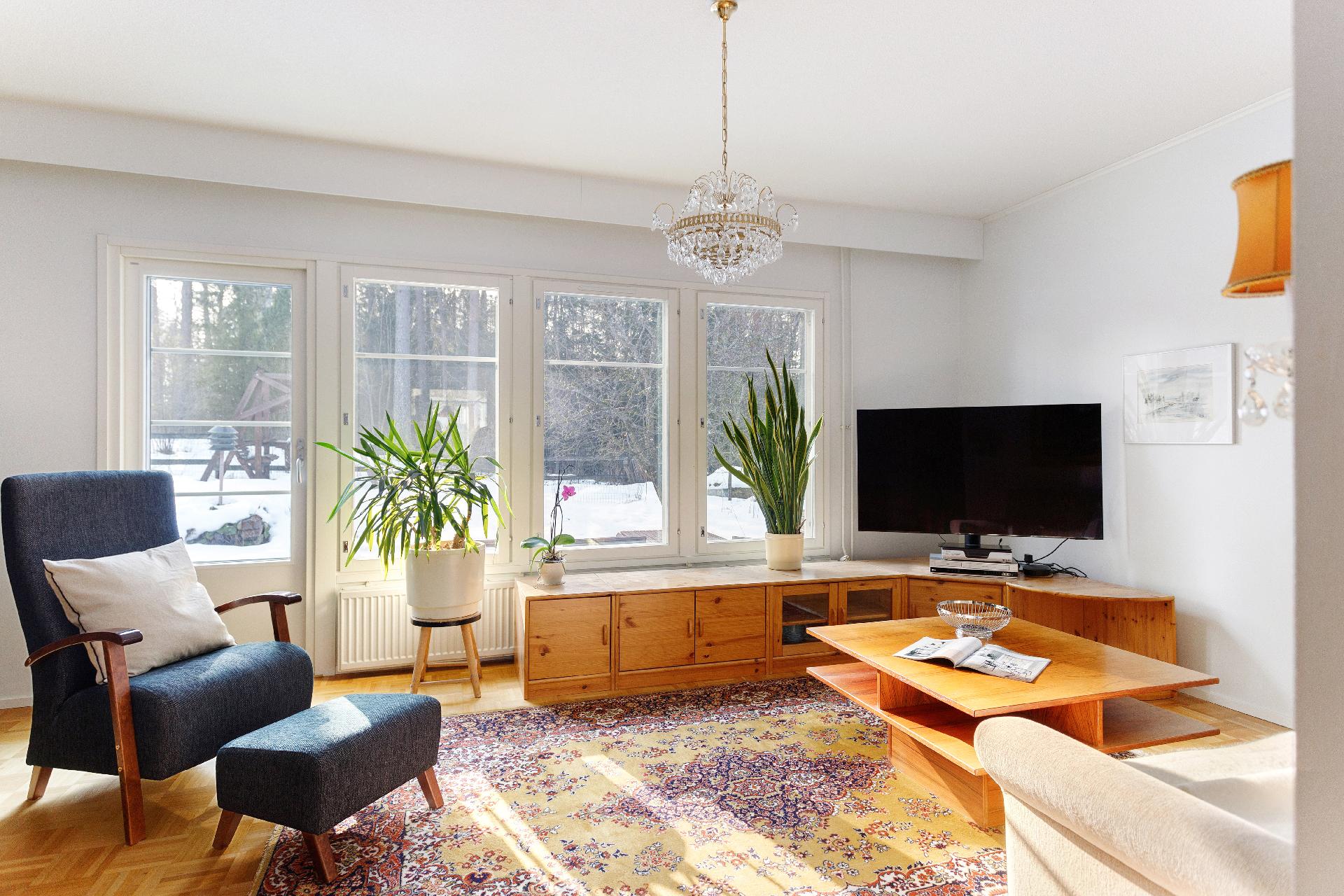 Esikoisentie 8, Maununneva, Helsinki