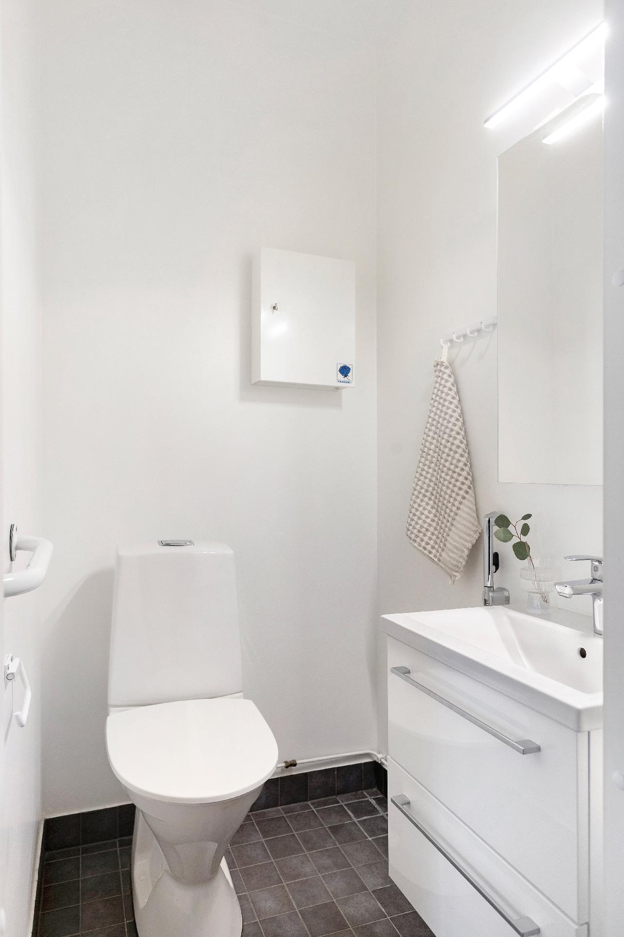 Esikoisentie 8, Maununneva, Helsinki