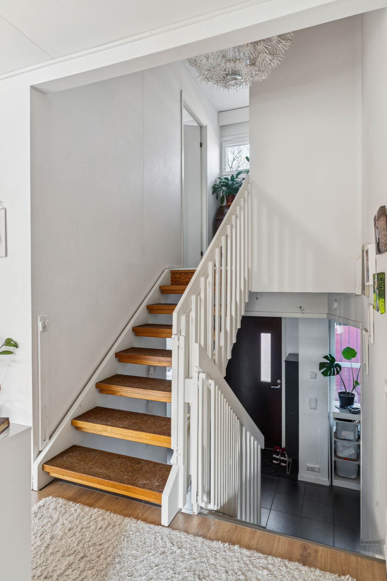 Pohjaratkaisu kolmessa tasossa puolen kerroksen välein