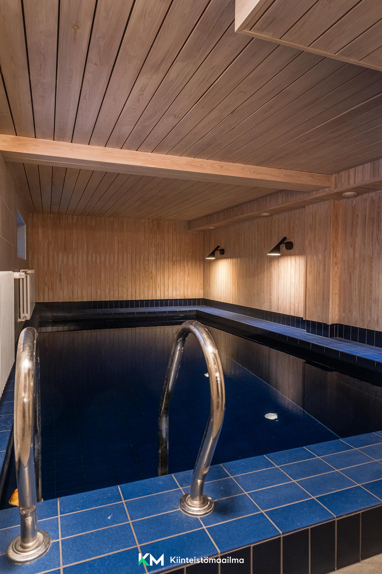 Perustie 32, Munkkiniemi, Helsinki