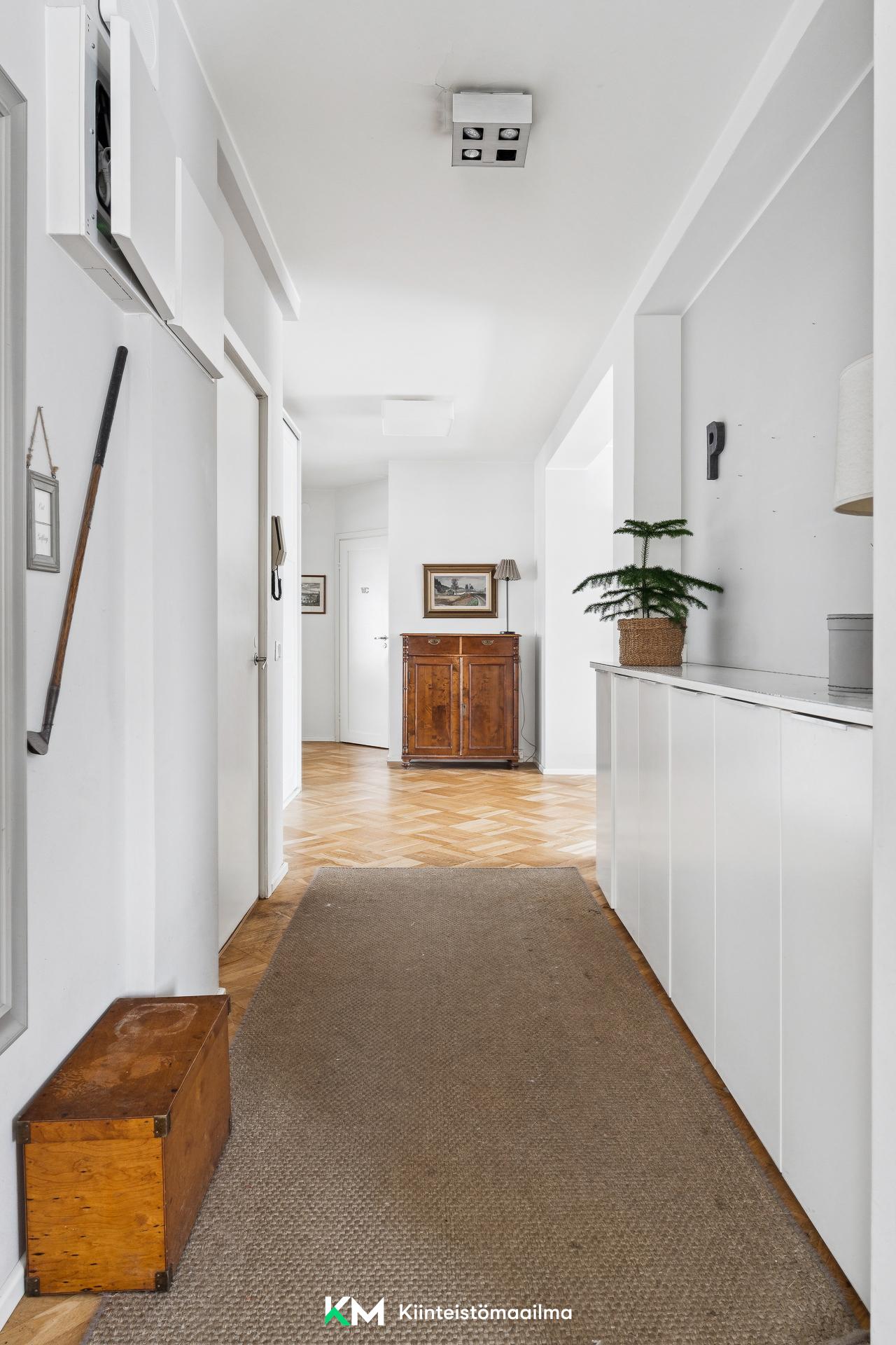 Perustie 32, Munkkiniemi, Helsinki