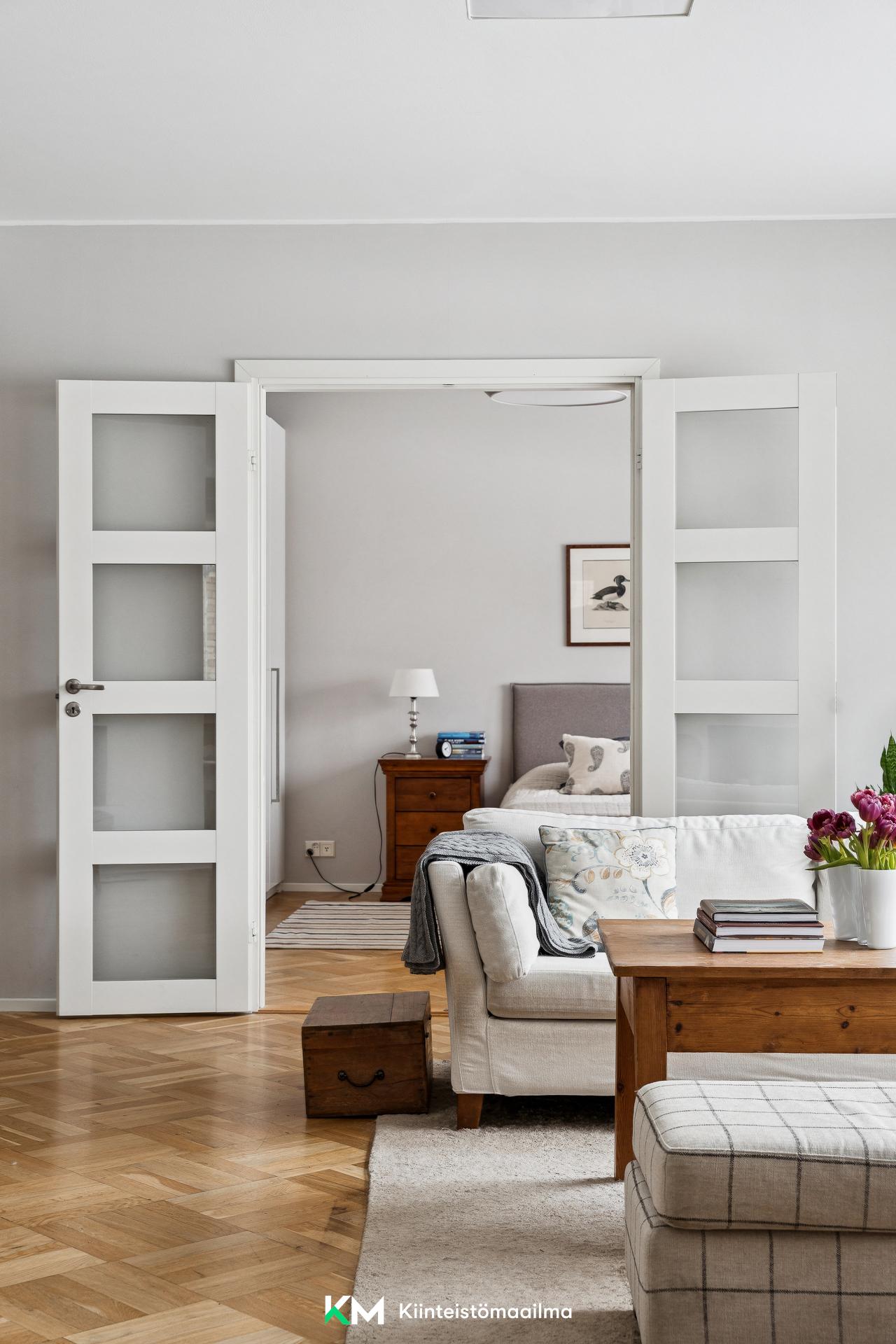 Perustie 32, Munkkiniemi, Helsinki