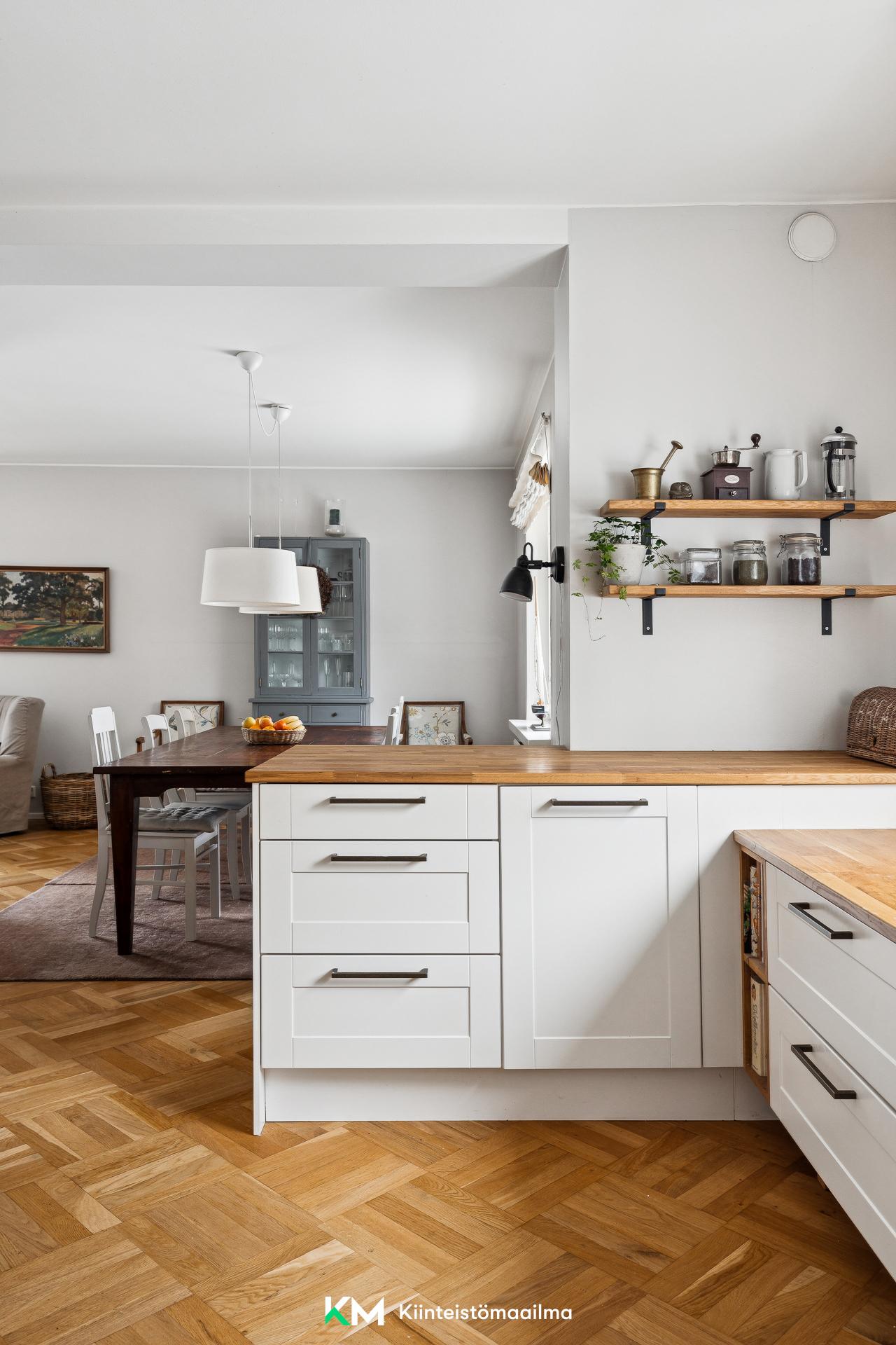 Perustie 32, Munkkiniemi, Helsinki