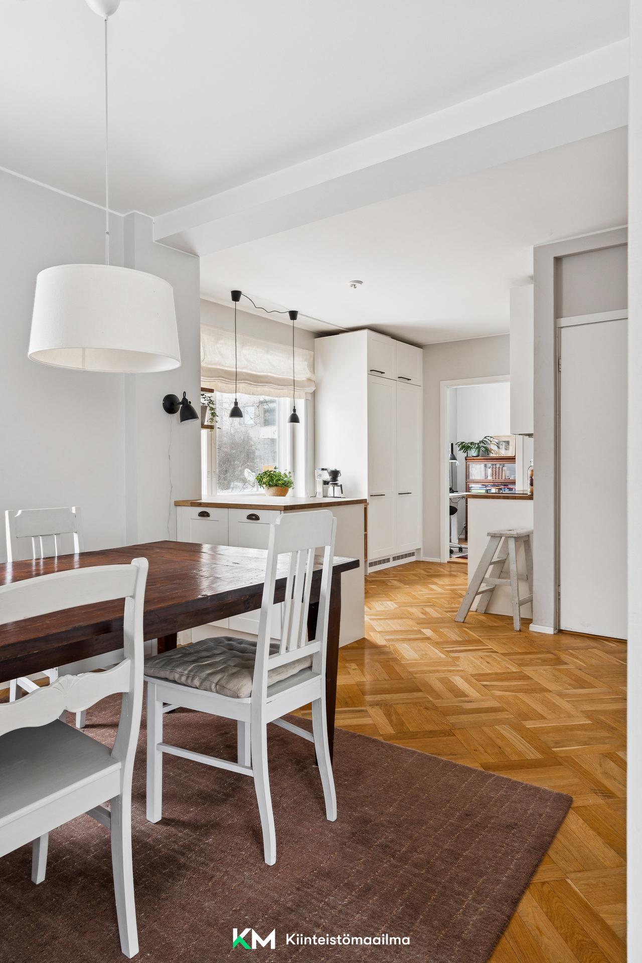 Perustie 32, Munkkiniemi, Helsinki