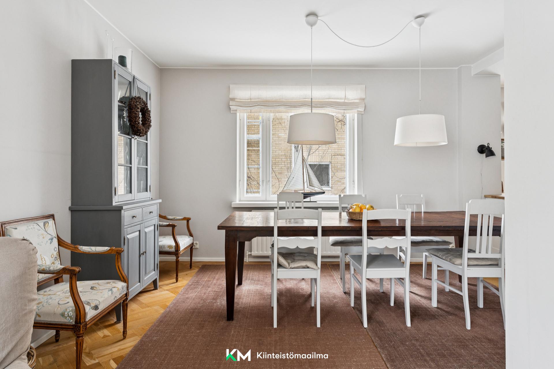 Perustie 32, Munkkiniemi, Helsinki