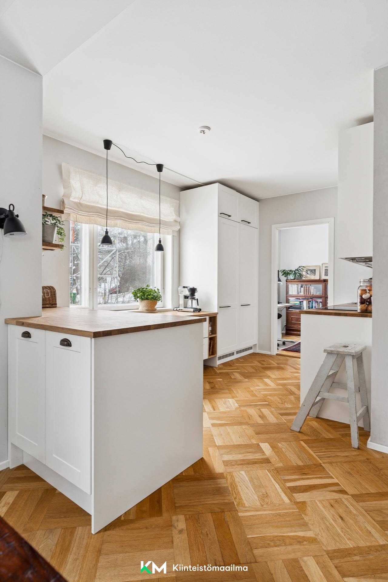 Perustie 32, Munkkiniemi, Helsinki