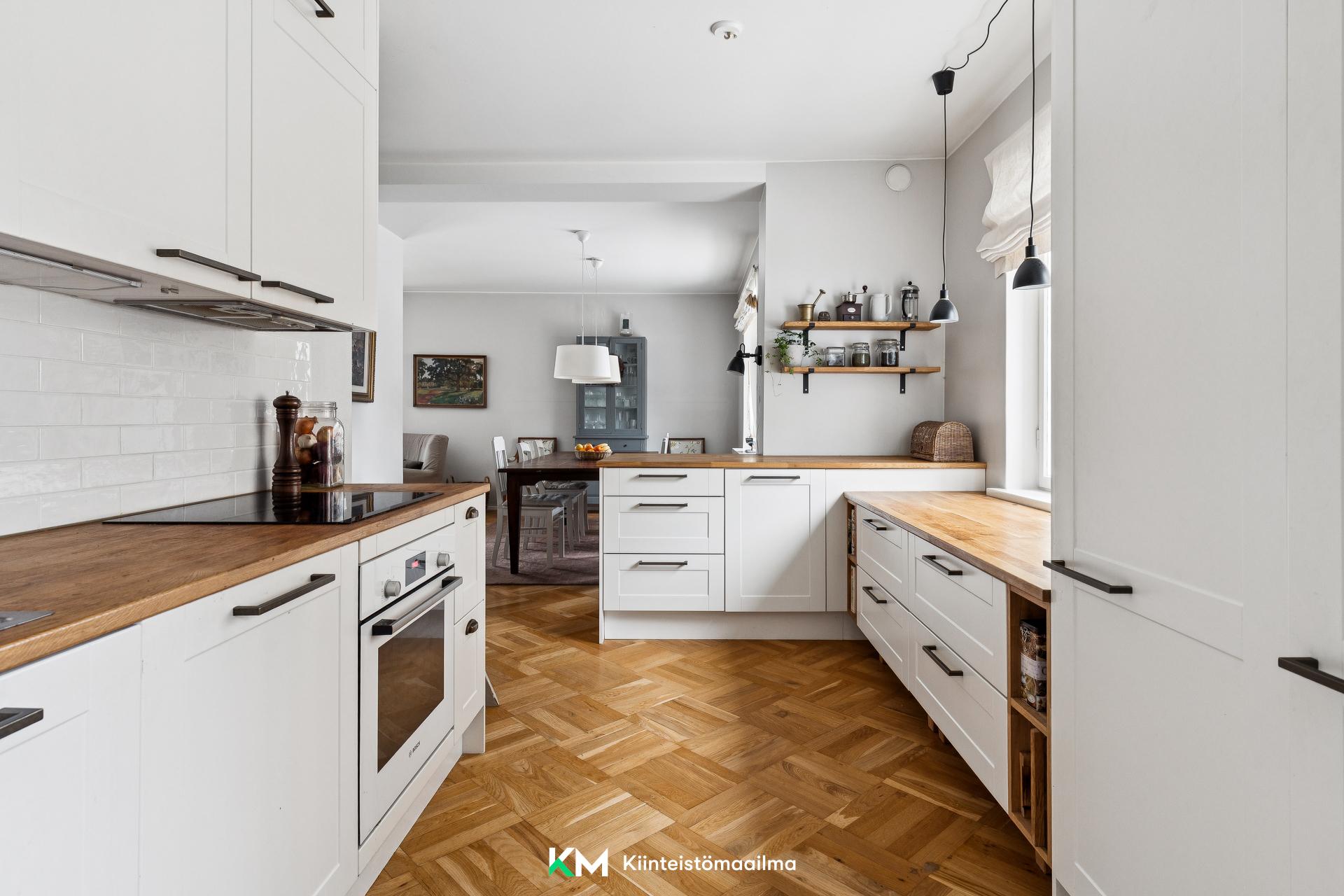 Perustie 32, Munkkiniemi, Helsinki