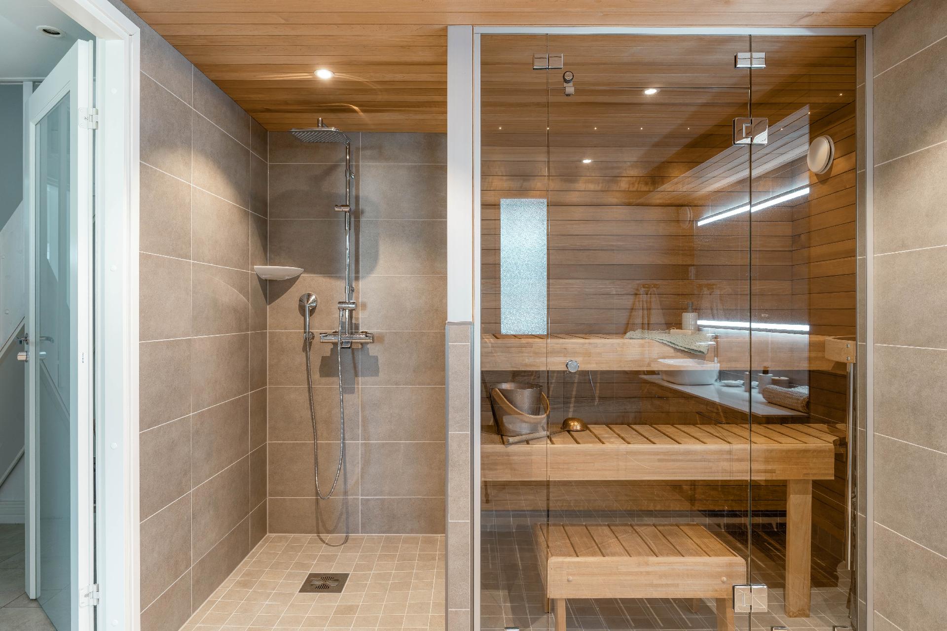 Iso Roobertinkatu 15, Punavuori, Helsinki