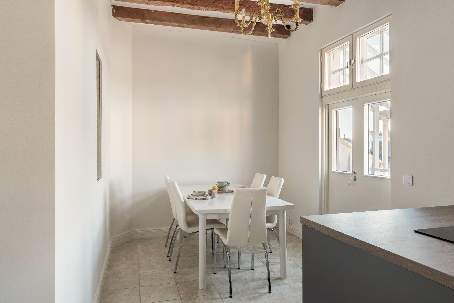 Iso Roobertinkatu 15, Punavuori, Helsinki