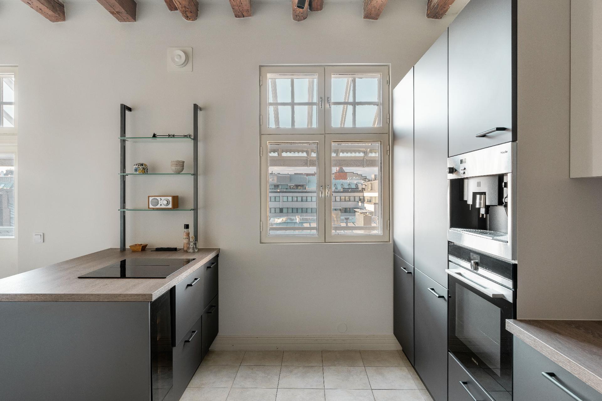 Iso Roobertinkatu 15, Punavuori, Helsinki