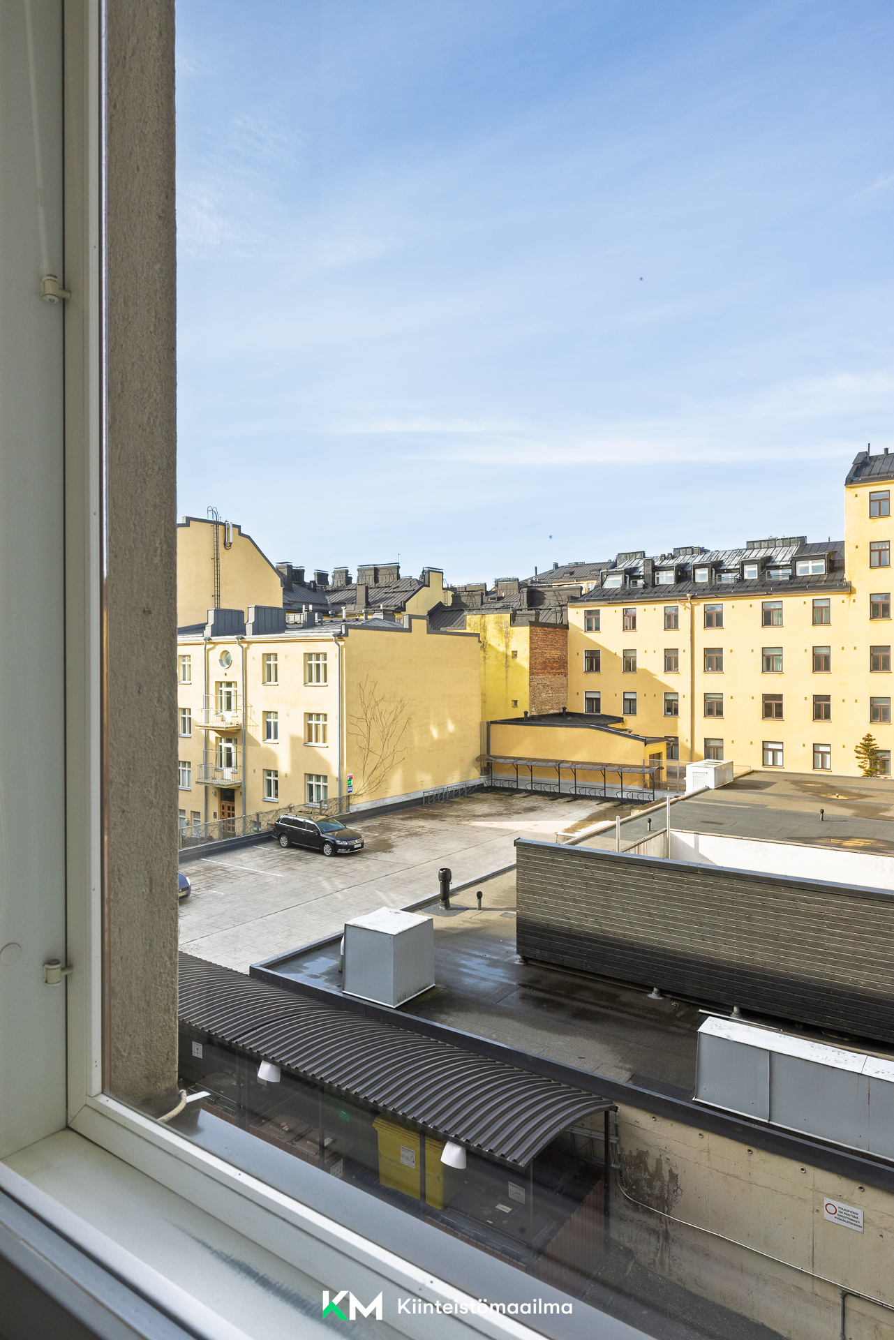 Ikkunanäkymät kattojen yli!