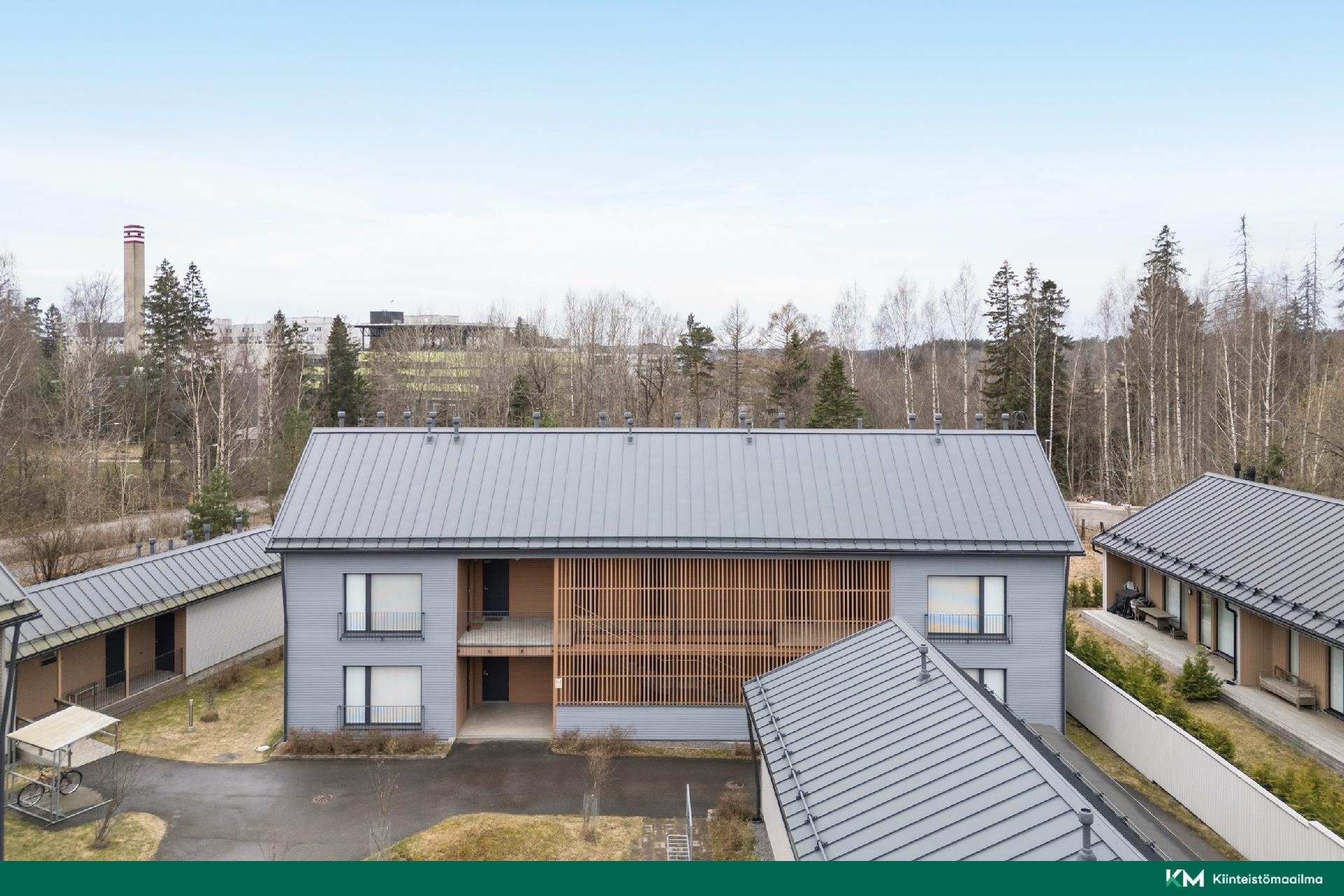 julkisivu/sisääntulo luhtitaloon