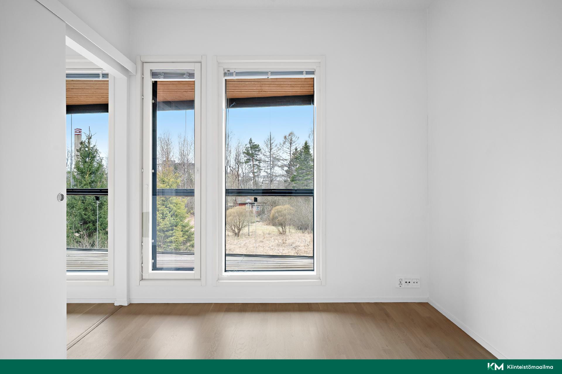 asunnossa isot ikkunat 
